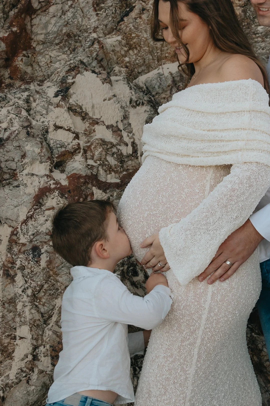 Annabelle + Josh Maternity -11.jpg