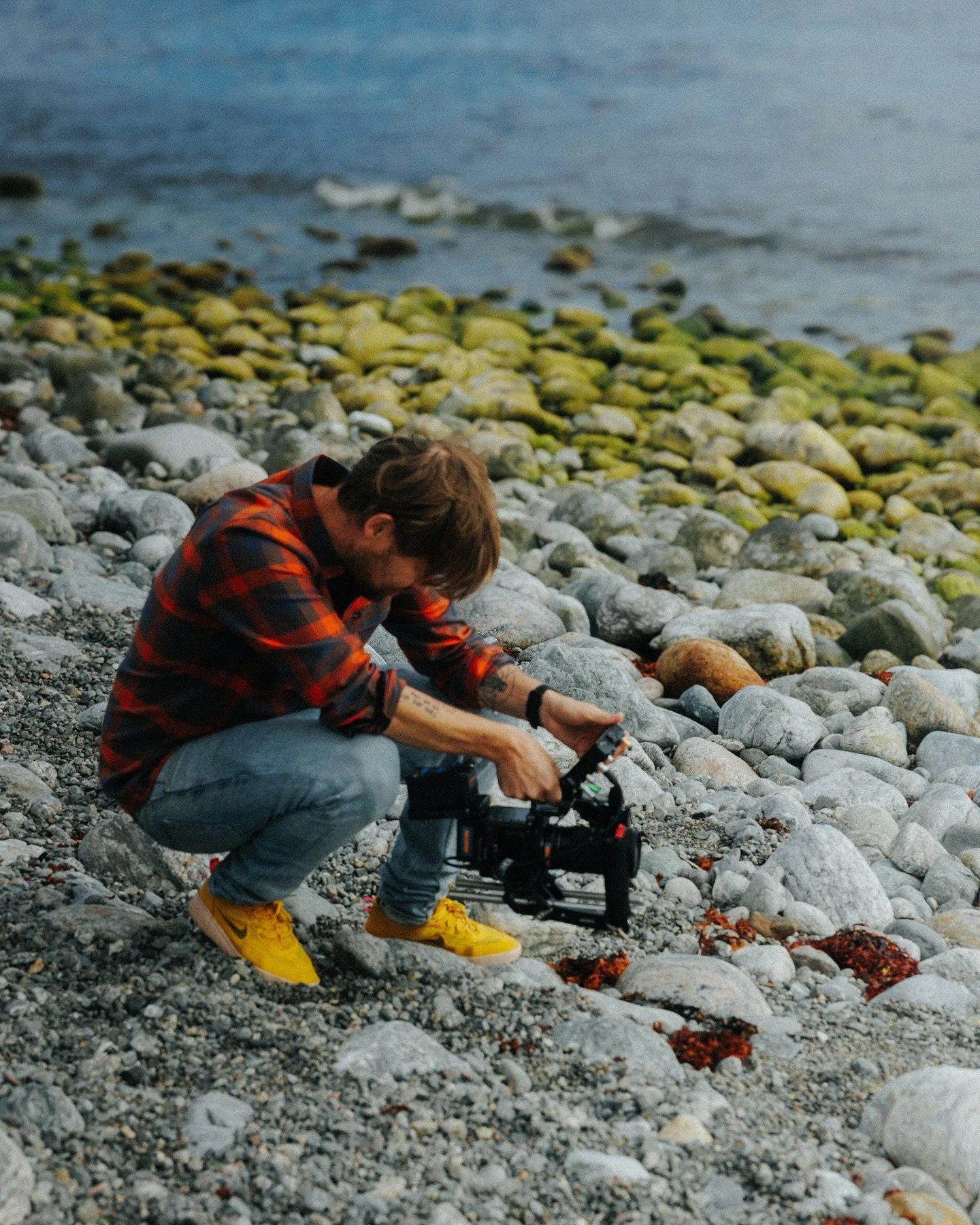 Sometimes filming something for no reason is so much fun. 

No pressure, no plan, no story.

Like here when I was testing out the #redkomodo for the first time together with @mira_thimmayya 🎥 💃🏼