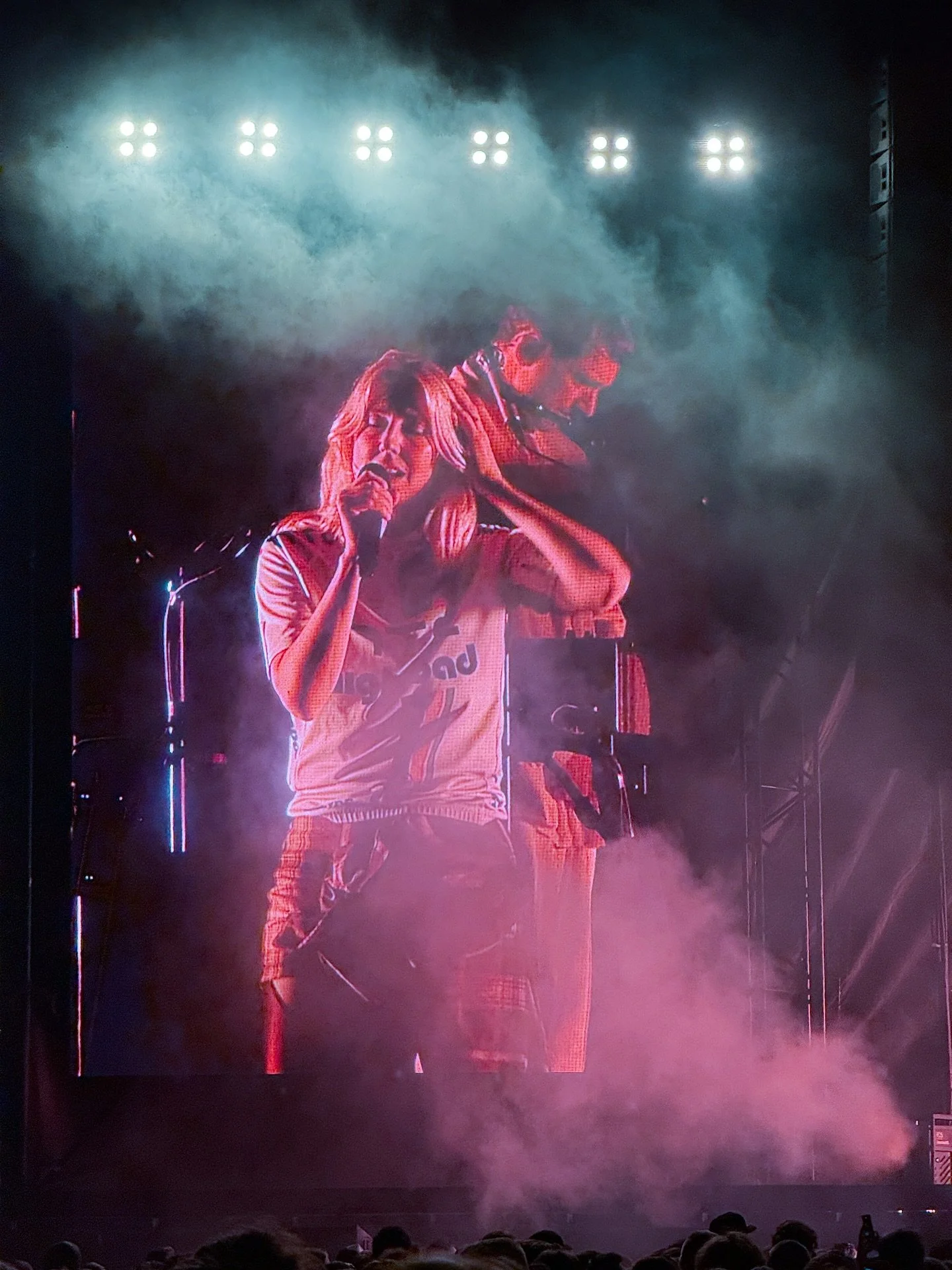 Never heard a crowd sing this loud before 🥳🥳
Crazy good show last night @veronicamaggio!