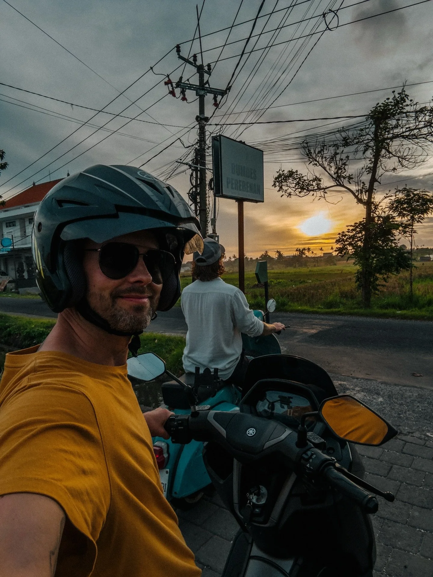 Because how much fun is an empty beach anyway?

There are different flavors to travel. And I like it balanced 🌆🏝️

My insta feed is over flowing with posts like &ldquo;If you plan your Bali trip, do this instead of this&rdquo; etc etc.

And I total