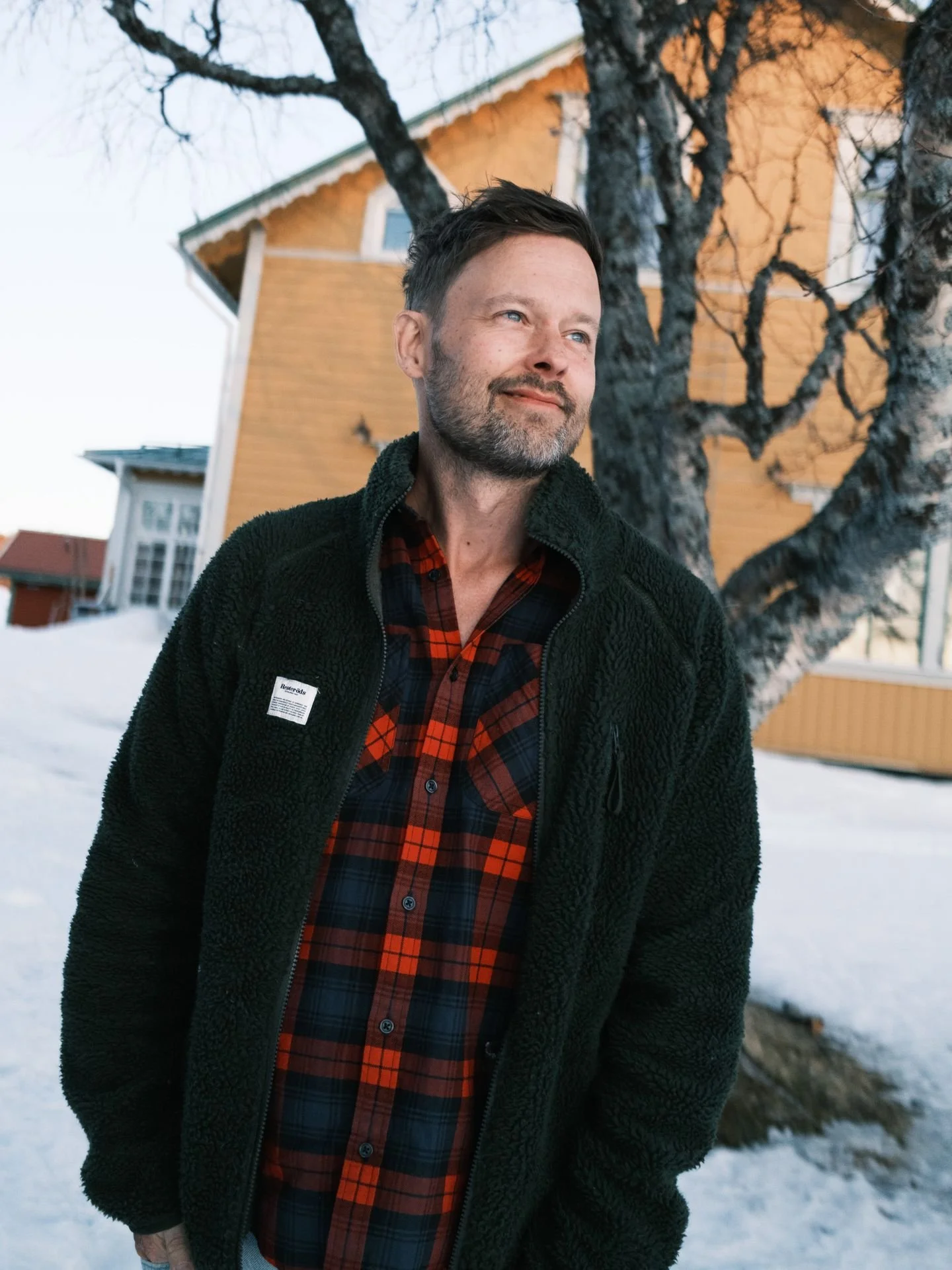 On set back in April at @fjallnas, captured by @isaklysfoss with his flashy-flashy camera.
