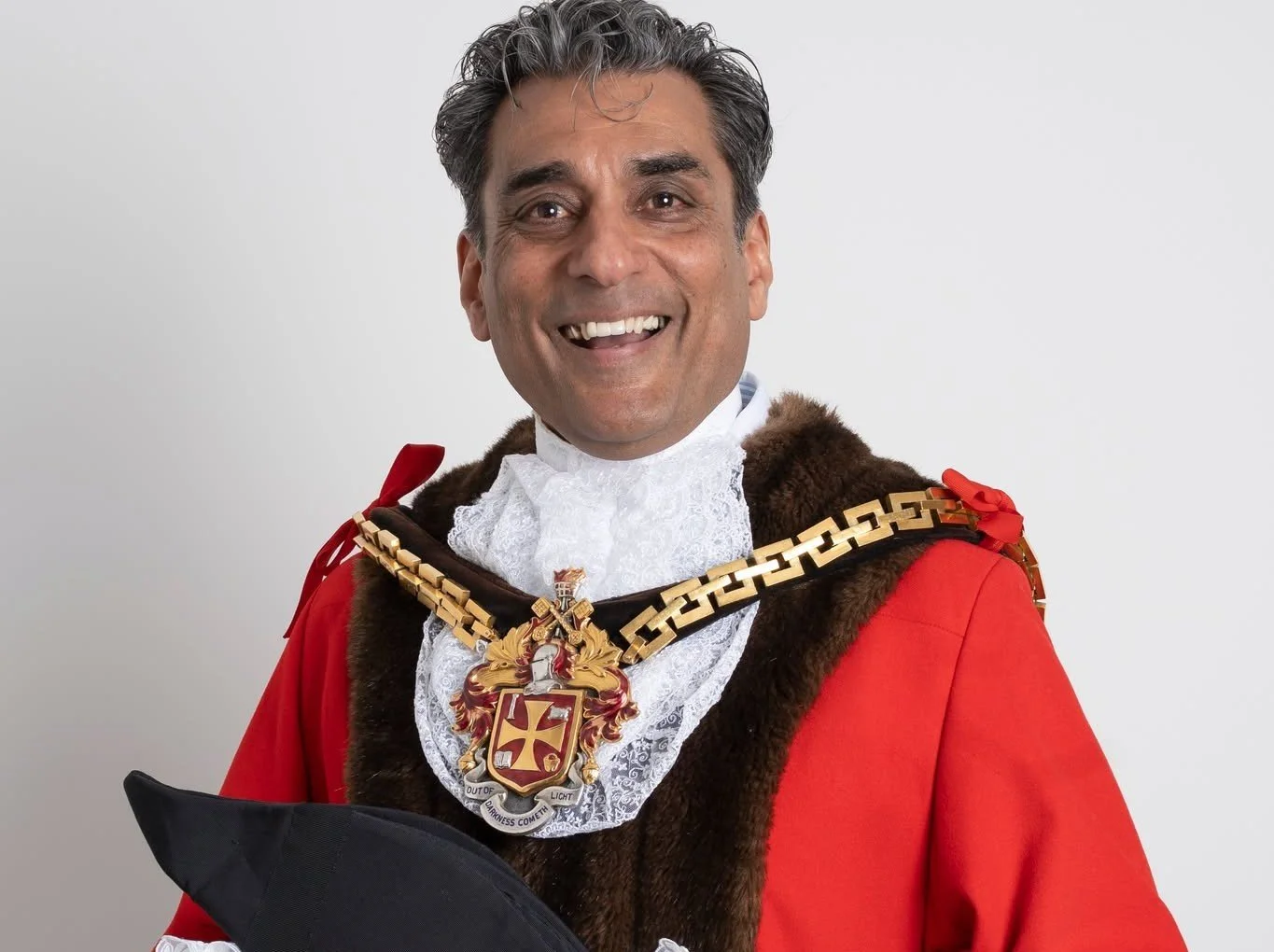 Mayor joins plaudits for new champ Ollie