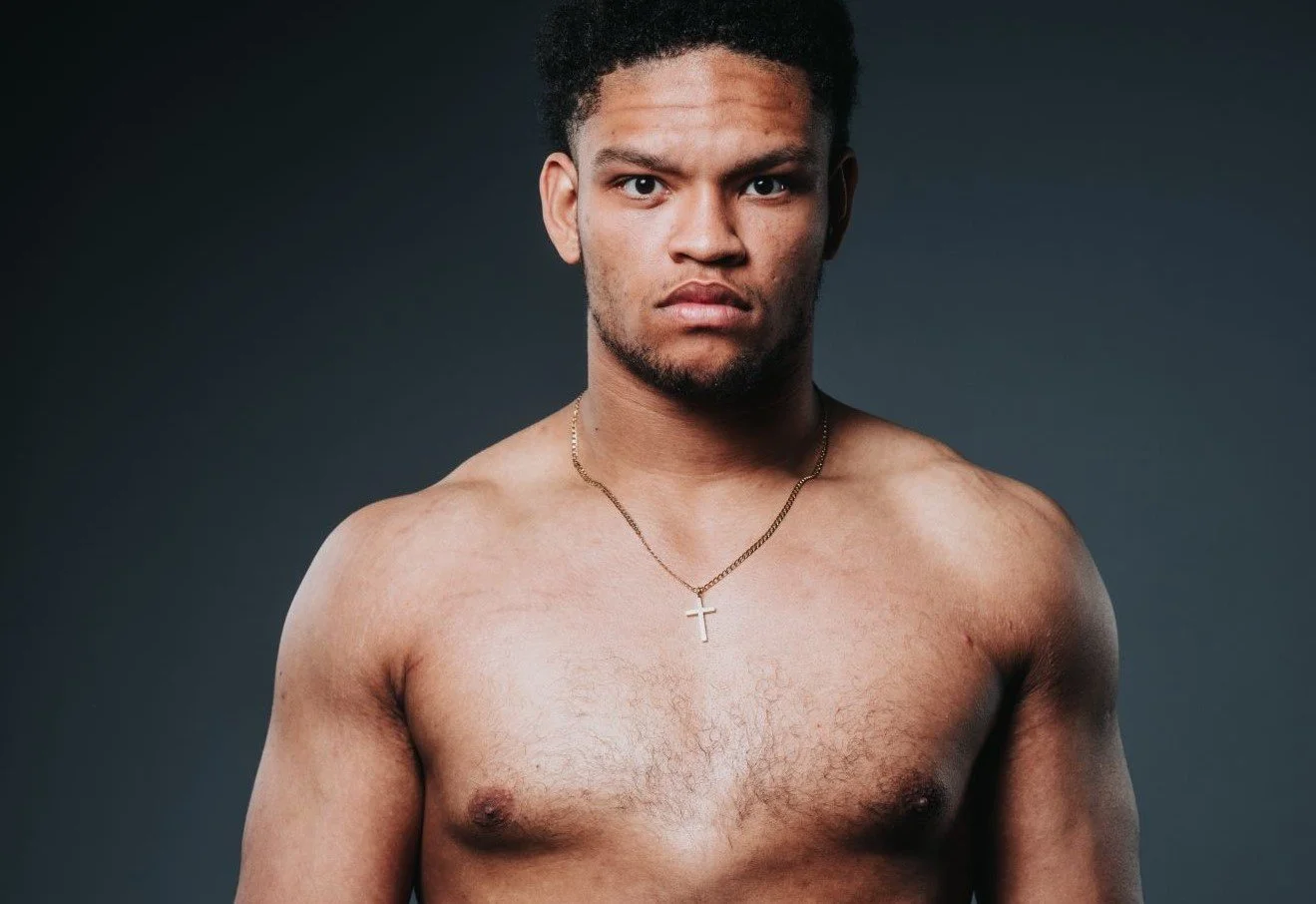 Harris bags rounds as belt bid beckons