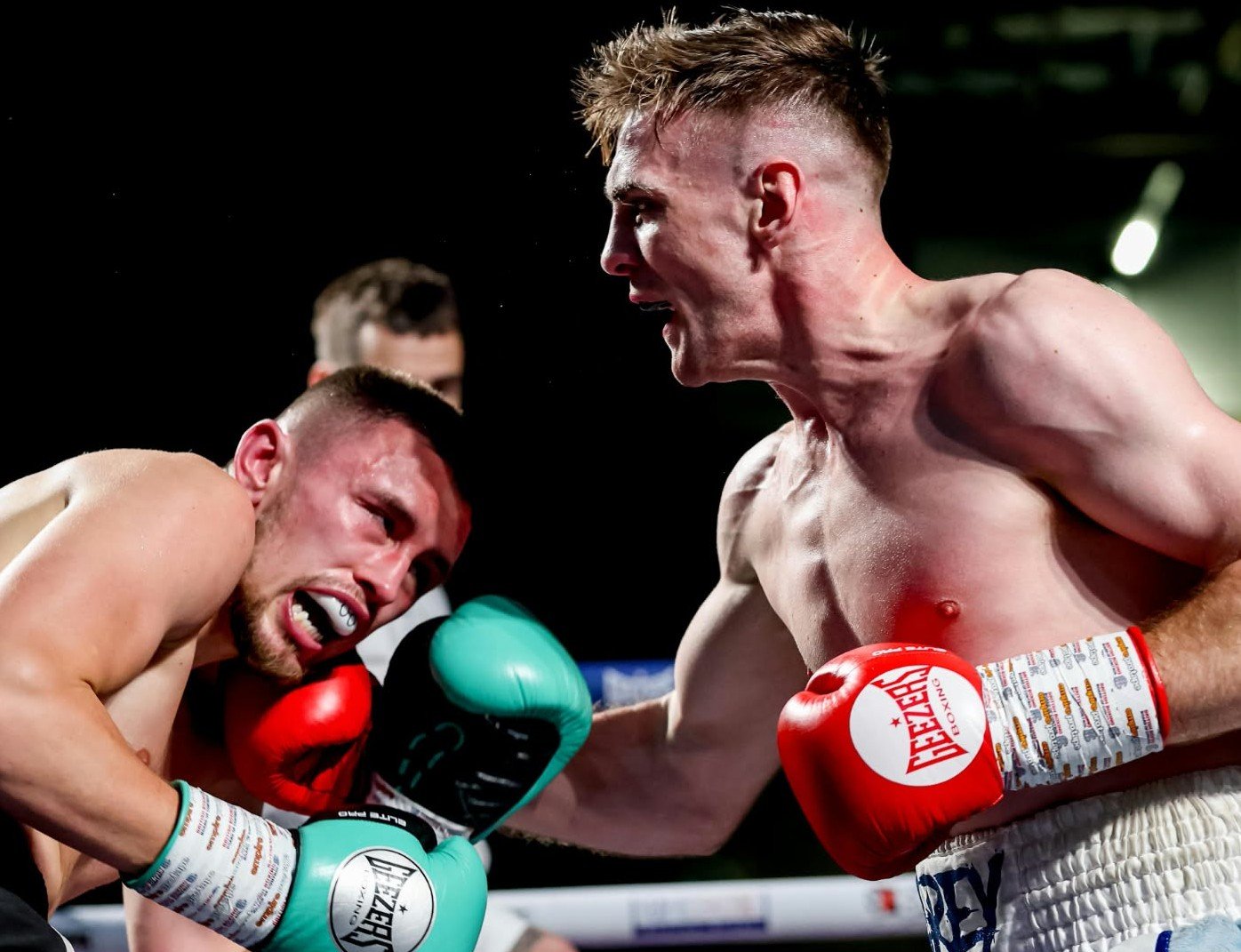 Carey cruises to 4-0 with Durnan victory