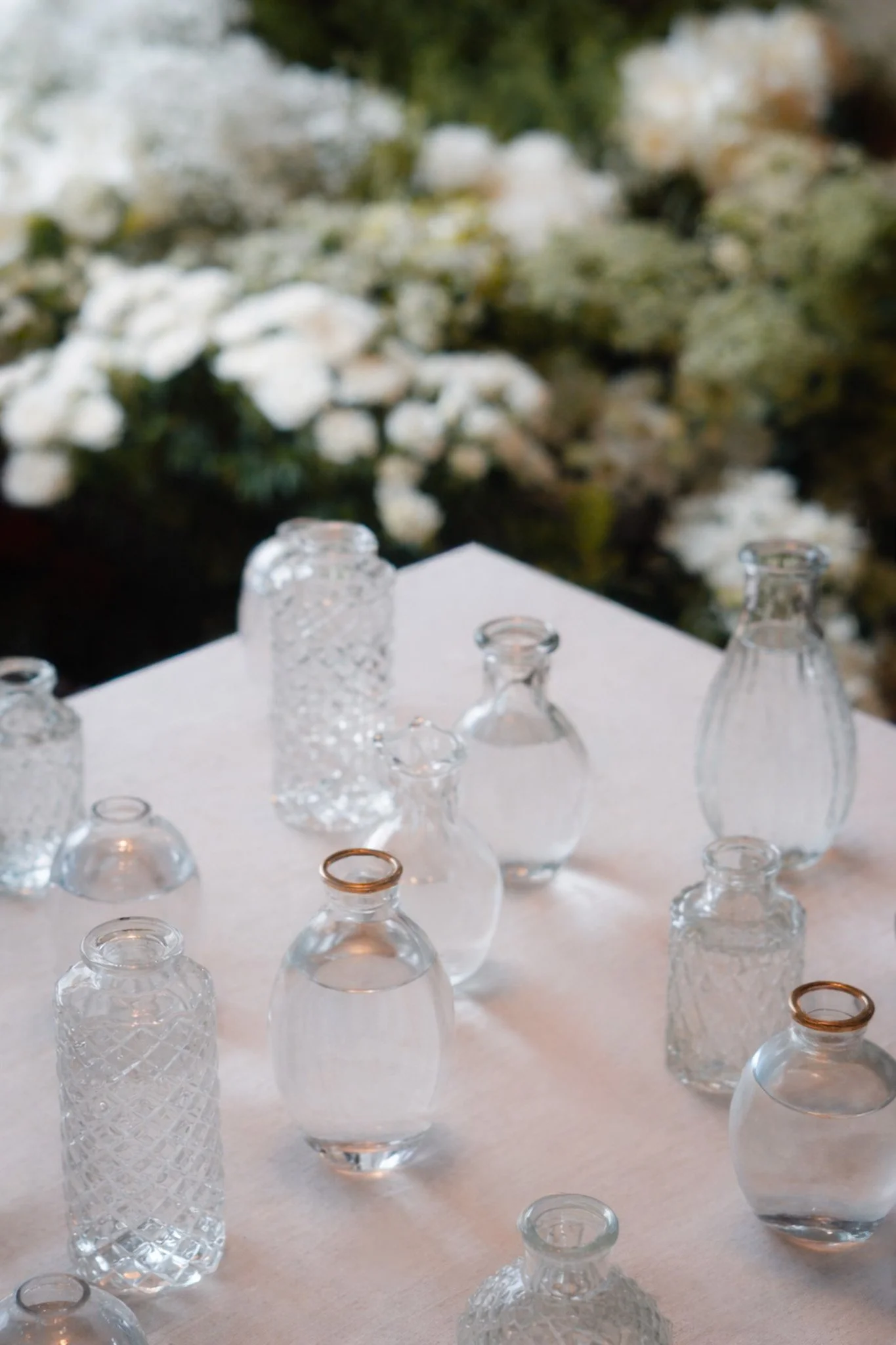 THE QUIET MAGIC OF A BUD VASE 