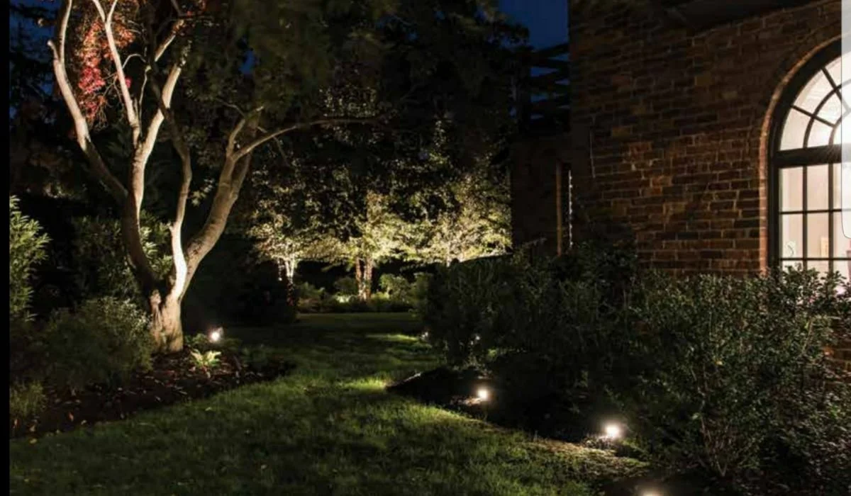 xfs_1200x700_c80_Long-Island-Landscape-Lighting.jpg