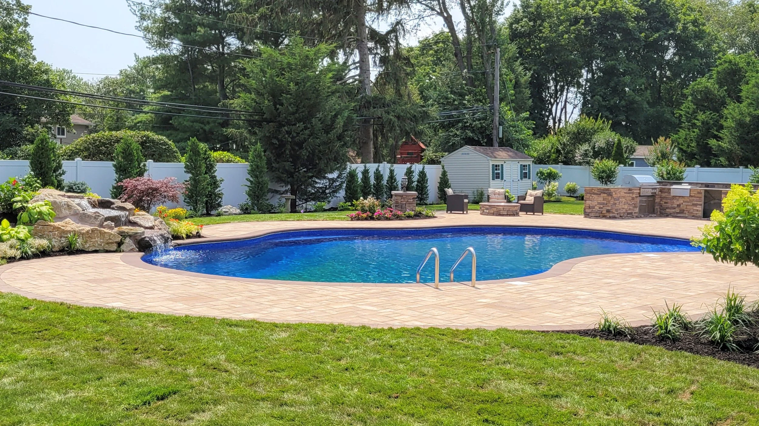 Paver-patio-with-waterfall
