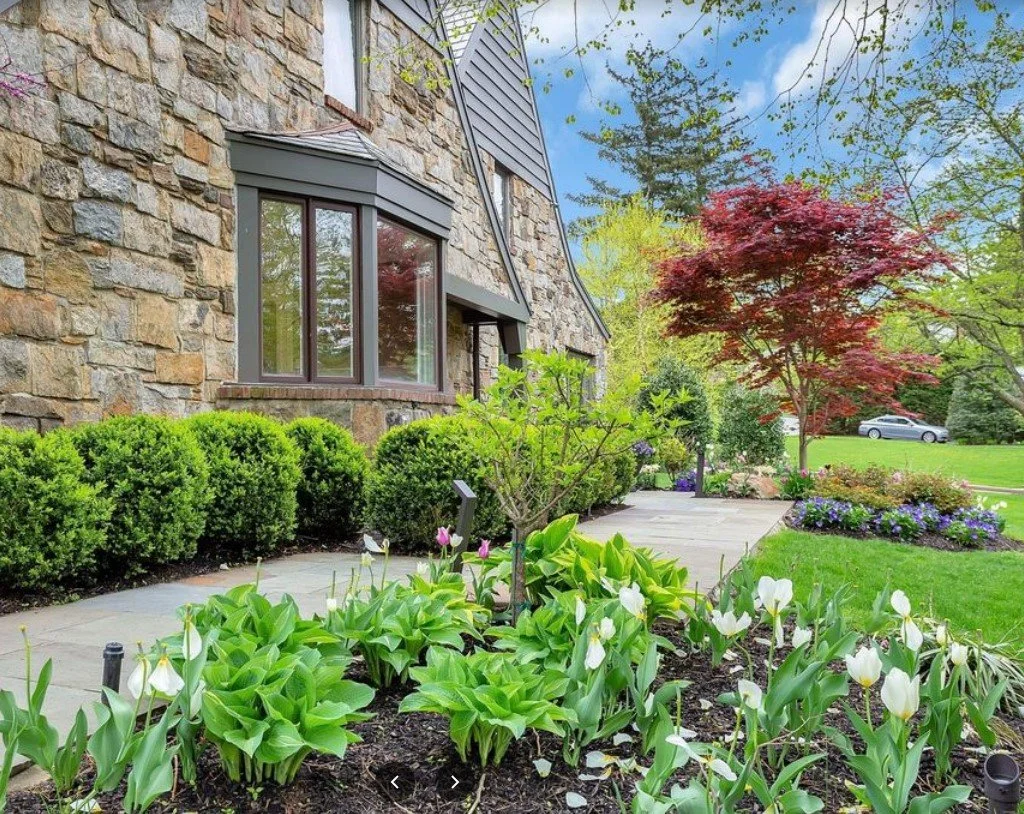 Manhasset-front-yard-landscape