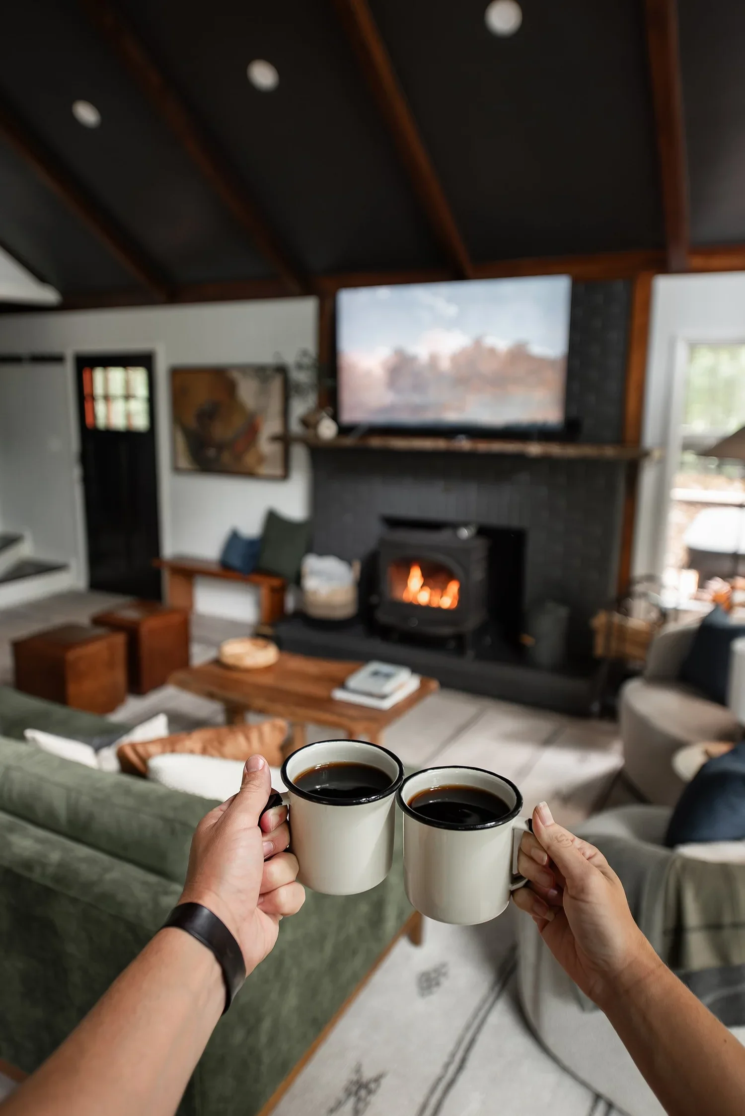 roots-and-realms-retreats-short-term-rentals-emberwood-wooded-forest-mountain-cabin15.webp
