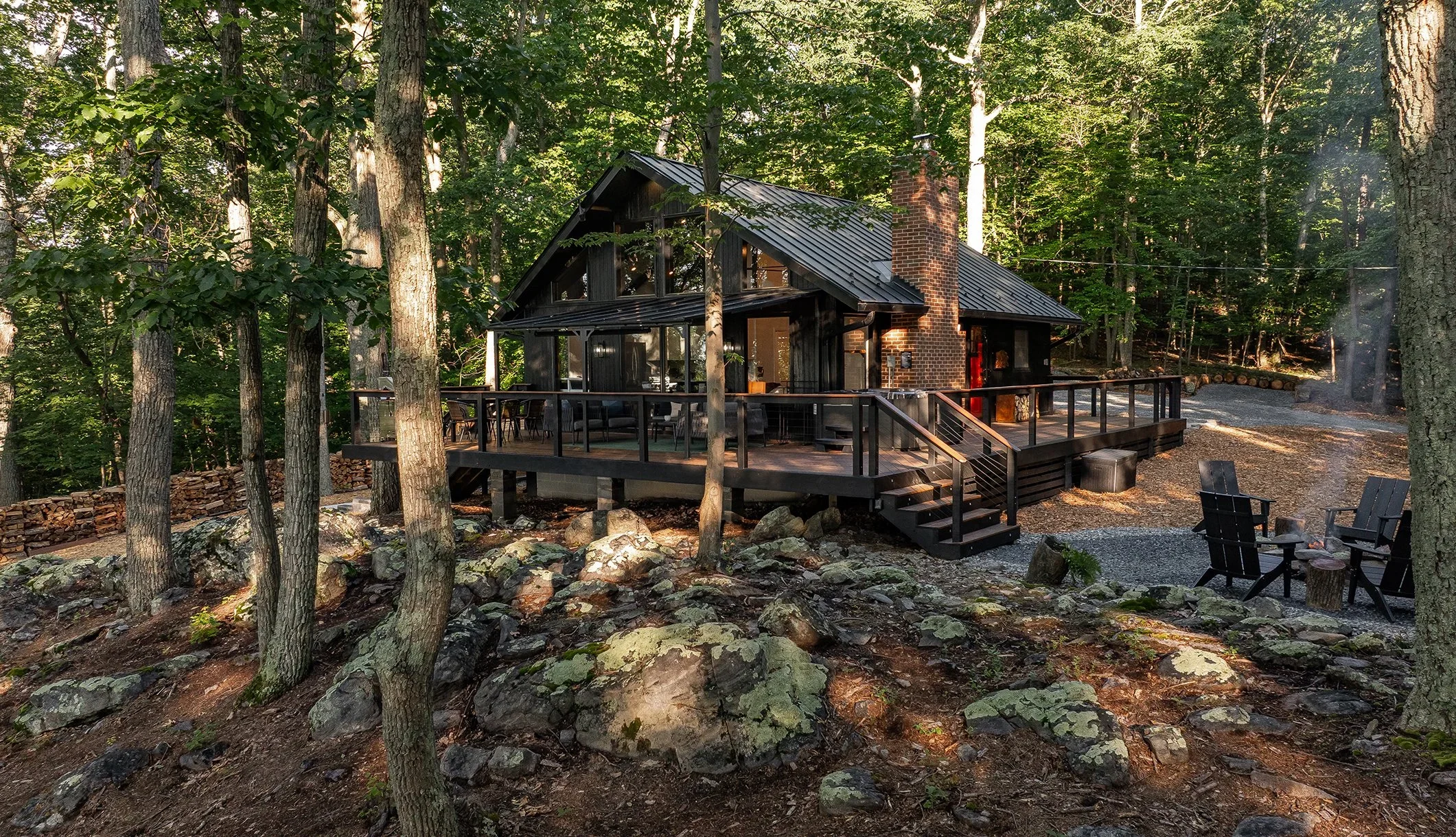 roots-and-realms-retreats-short-term-rentals-emberwood-wooded-forest-mountain-cabin4.webp