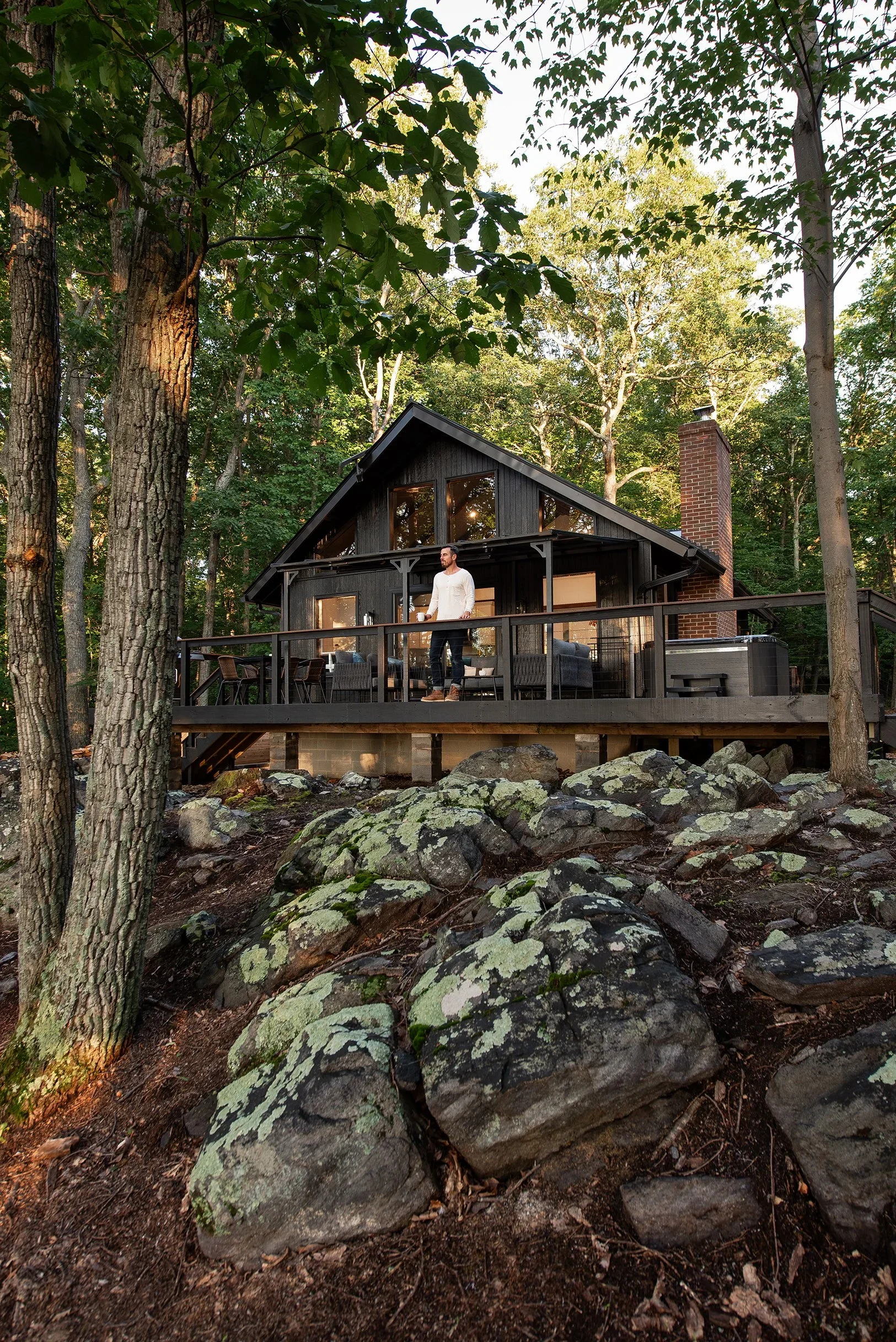 roots-and-realms-retreats-short-term-rentals-emberwood-wooded-forest-mountain-cabin7.webp