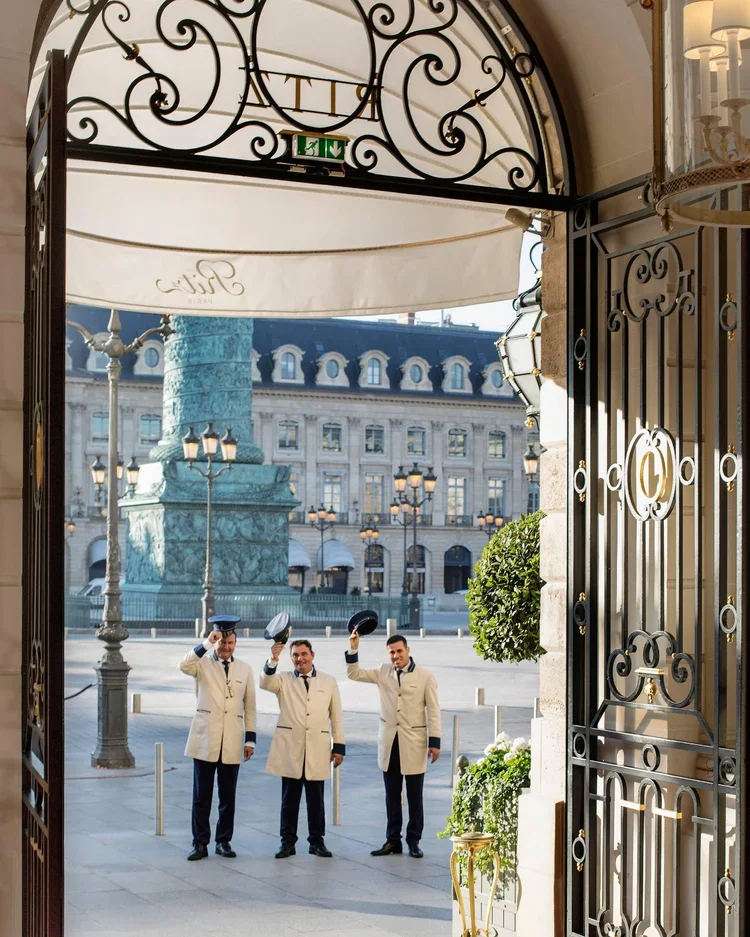 beyond-notes-luxury-brand-perception-3.webp