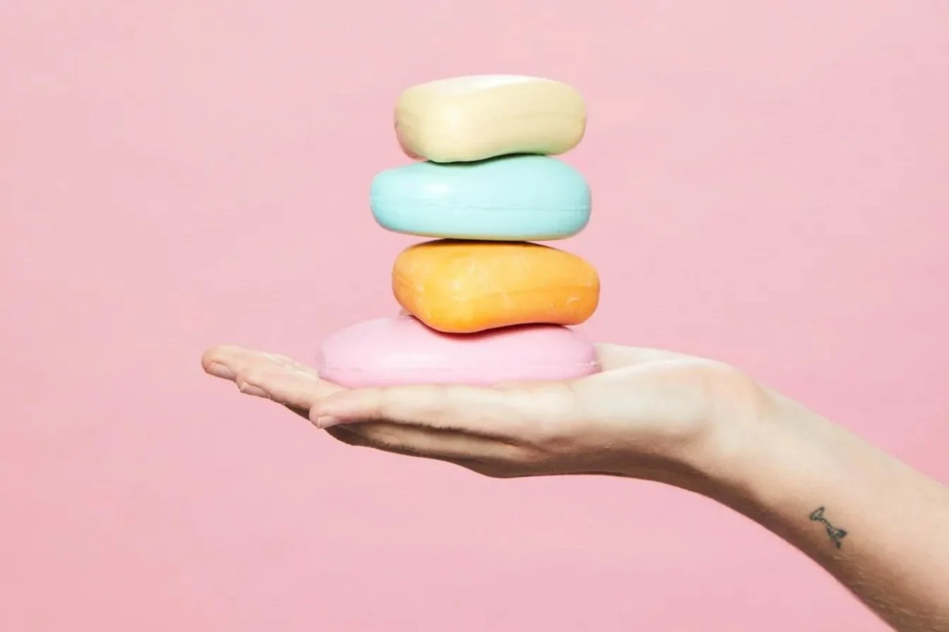 Peach_Holding_Stack_One_Hand_1_1.jpg