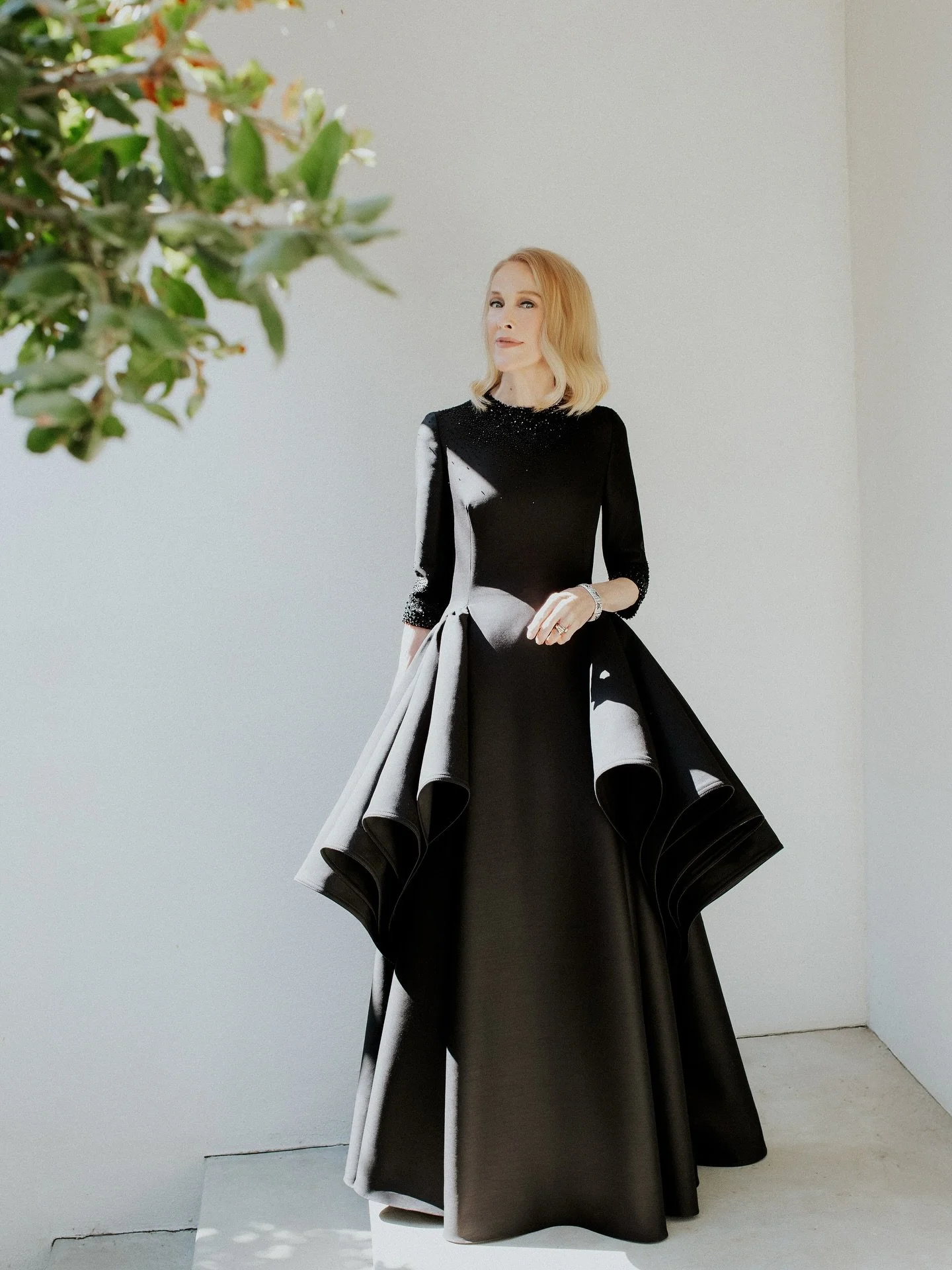 ✍️ My retouching work of the great Catherine O&rsquo;Hara getting ready for the Emmy&rsquo;s. Shot by the unstoppable  @thealexandraarnold . ❤️

-custom @dior by @jonathan.anderson 
-styling by @andrewgelwicks 
-makeup by @jennaantonmakeup 
-hair by 