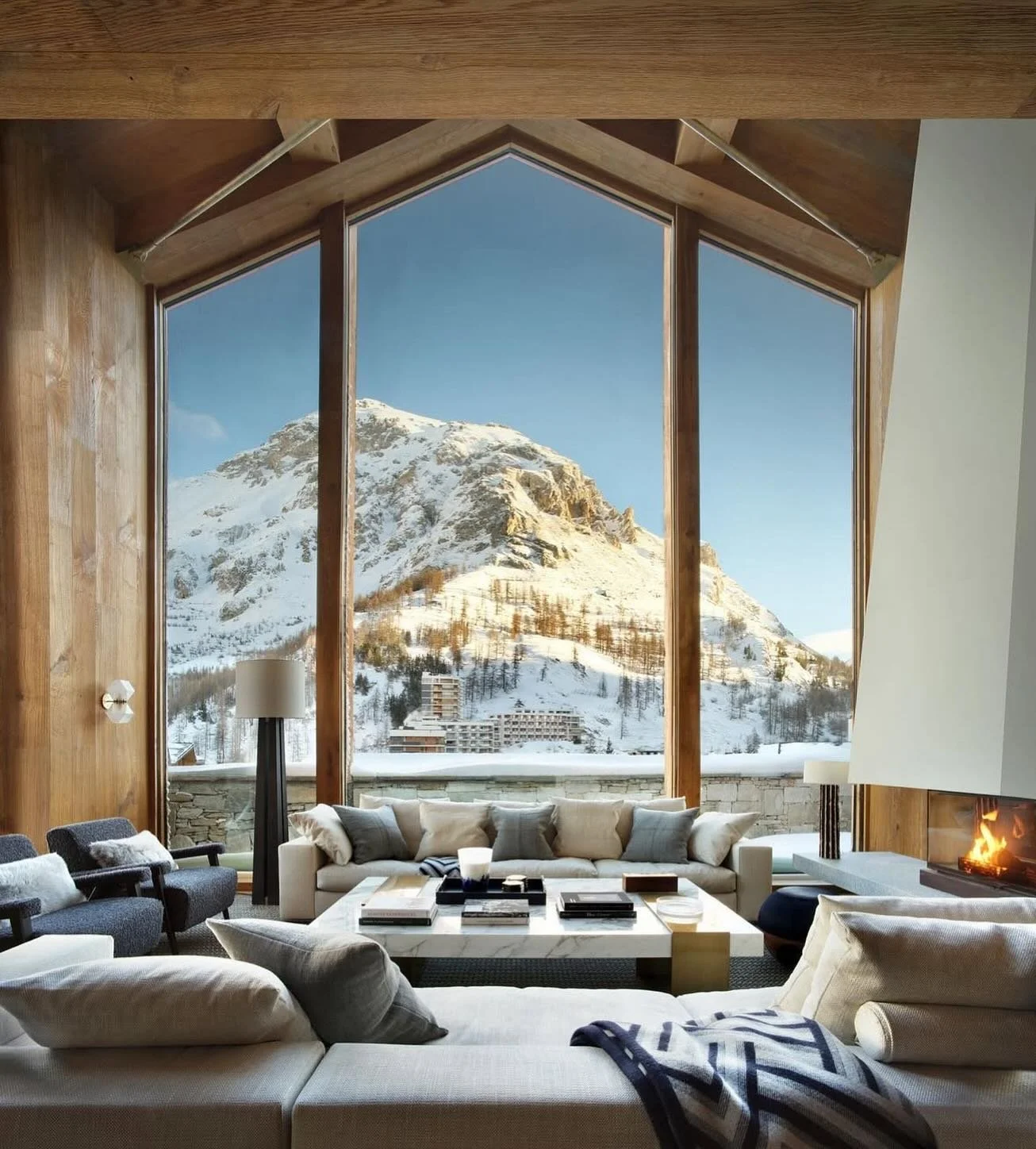 When the chalet itself becomes the destination.
#valdisere ❄️

Contact us:
E. info@ar-lifestyle.com
P. +33 628 261 898