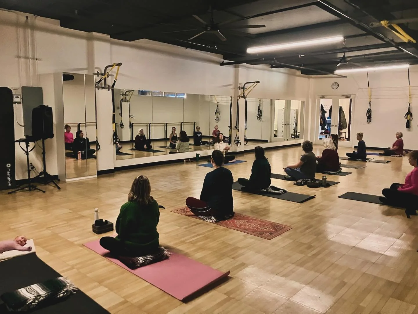Happy Winter Solstice✨ Thanks to all who joined the @denisemoonlily yoga class today #yoga #wintersolstice❄️ #stpaulyoga #pilatesandfitness