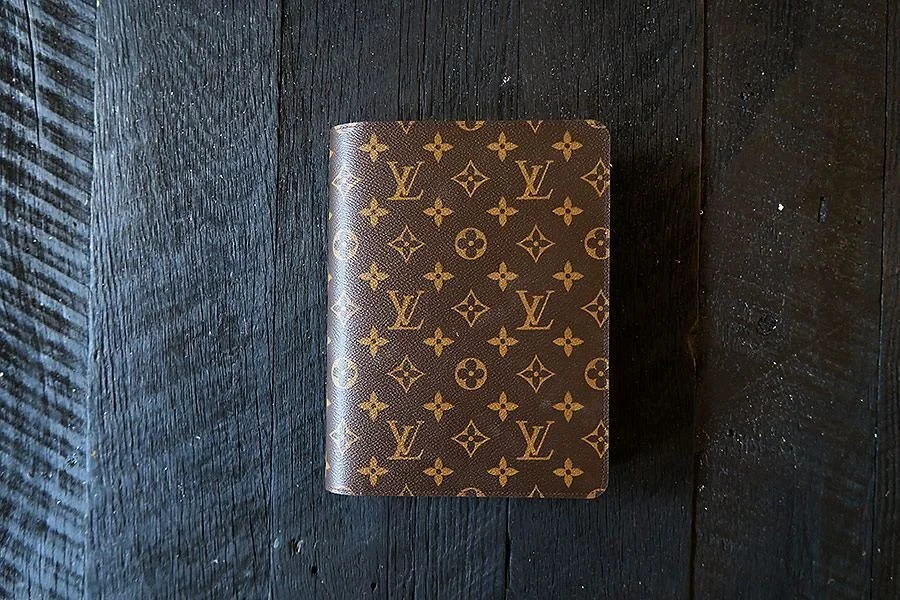 vuitton desk agenda size