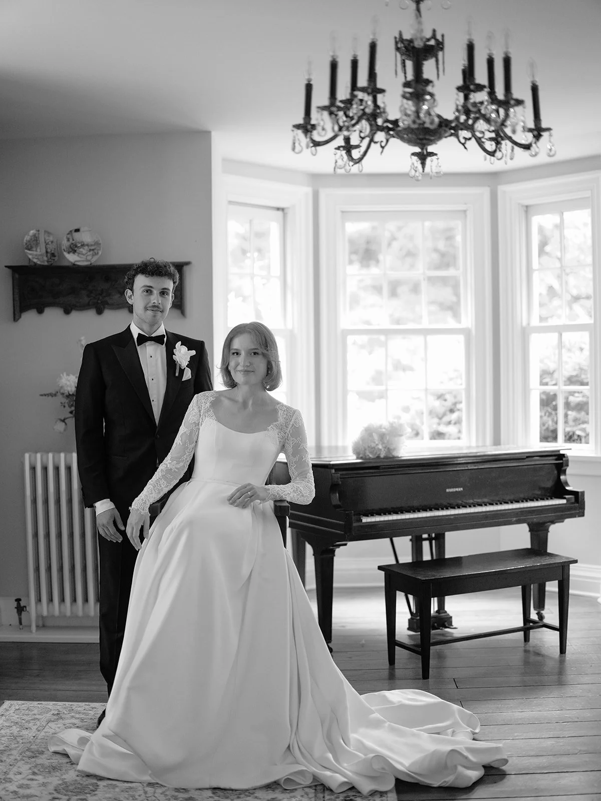 Sarah&MatthewSneakPeaks-11_websize.jpg