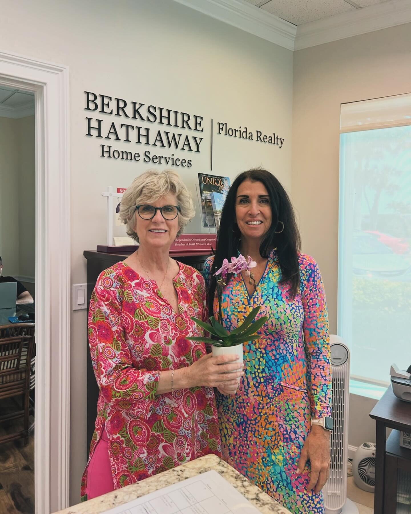 Easter Orchid Delivery!! 🐣🌸✨

We appreciate your support and partnership! 

@bhhsfloridarealty 
@onesir 
@premierestateproperties 
@dalesorensenrealestate 
@johnsislandrealestate 
@alexmacwilliamrealestate 

Wishing you all a beautiful Easter weeke