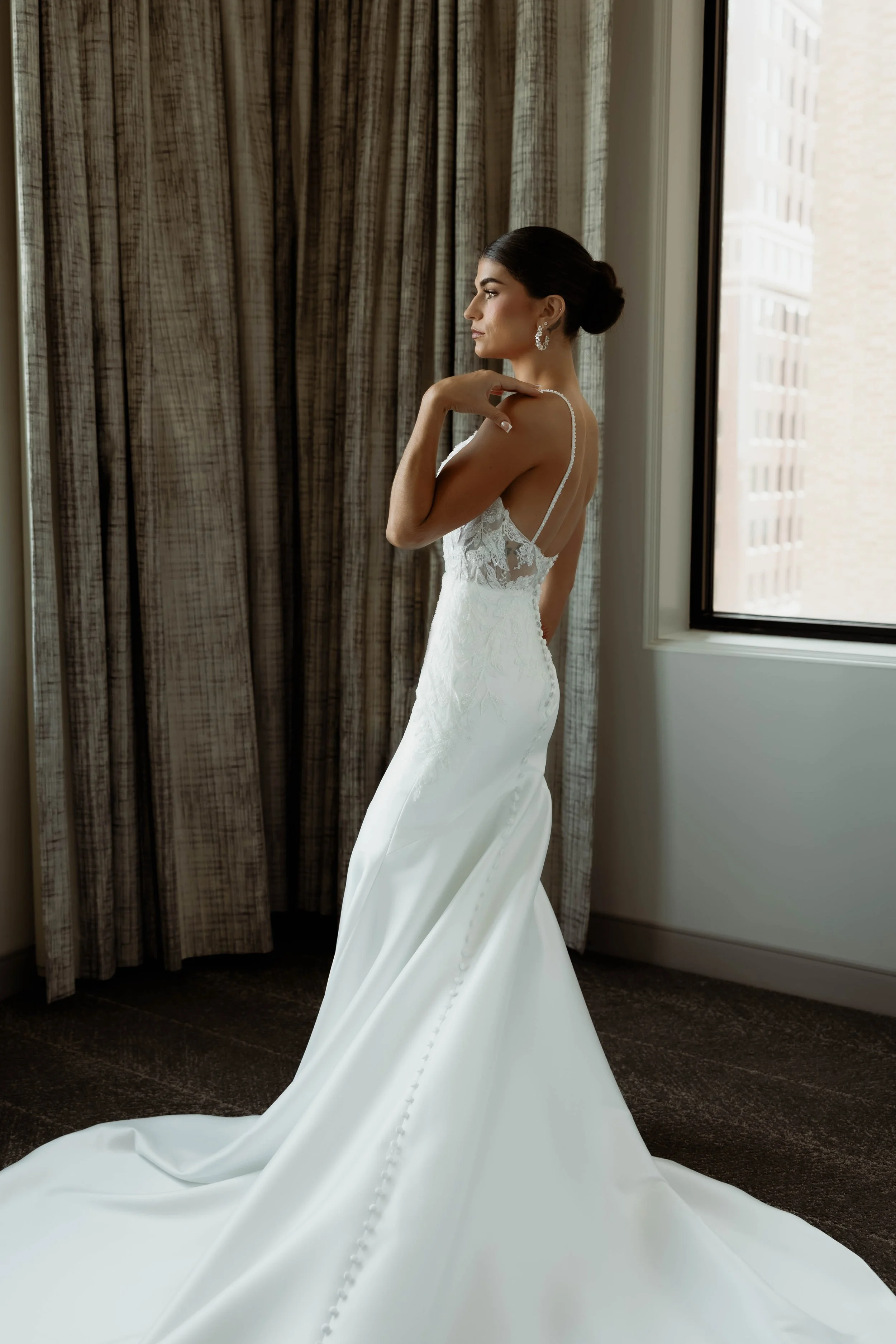bridal-shot-modern-luxury-wedding-photography.jpg