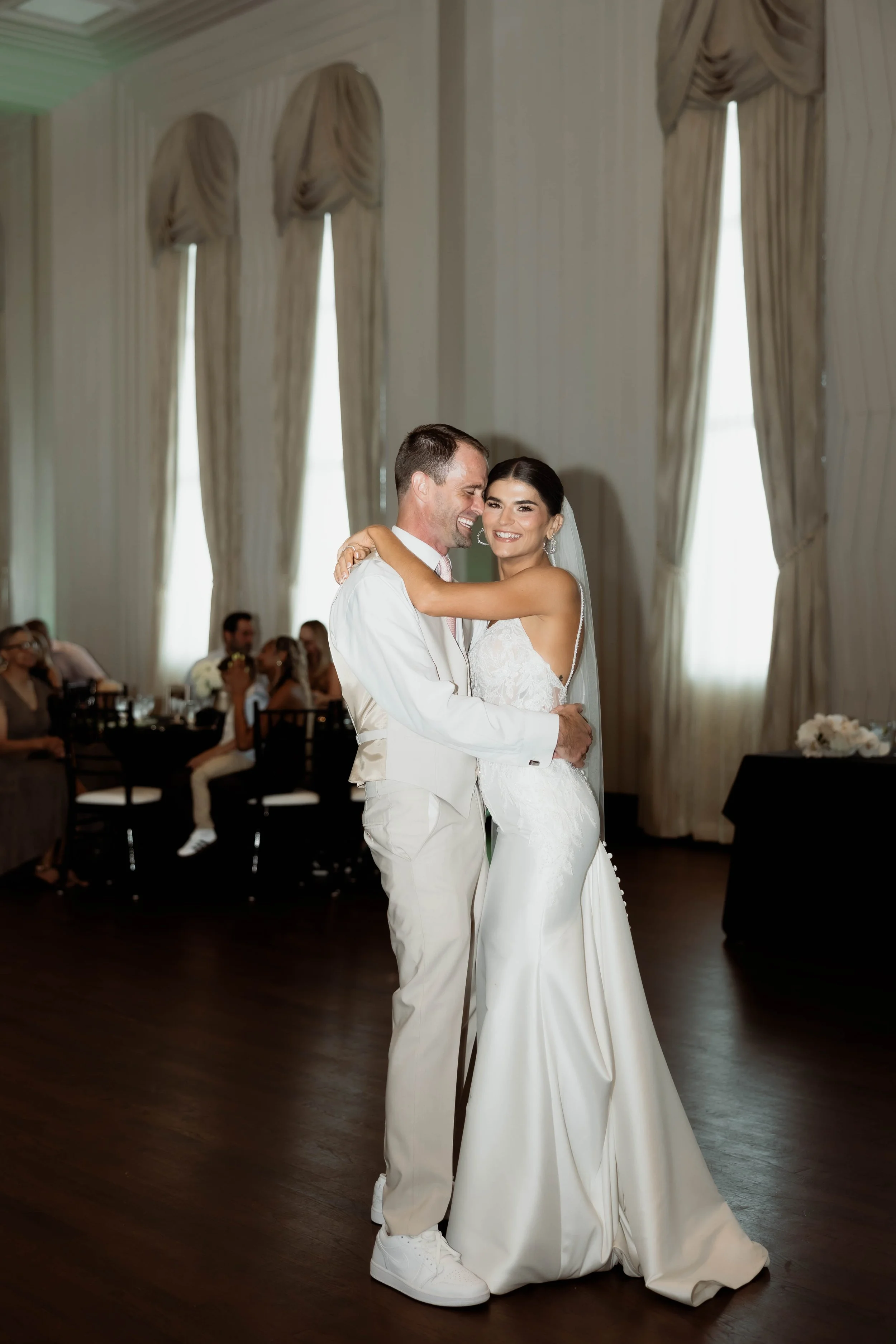 couple-first-dance-wedding-photography.jpg