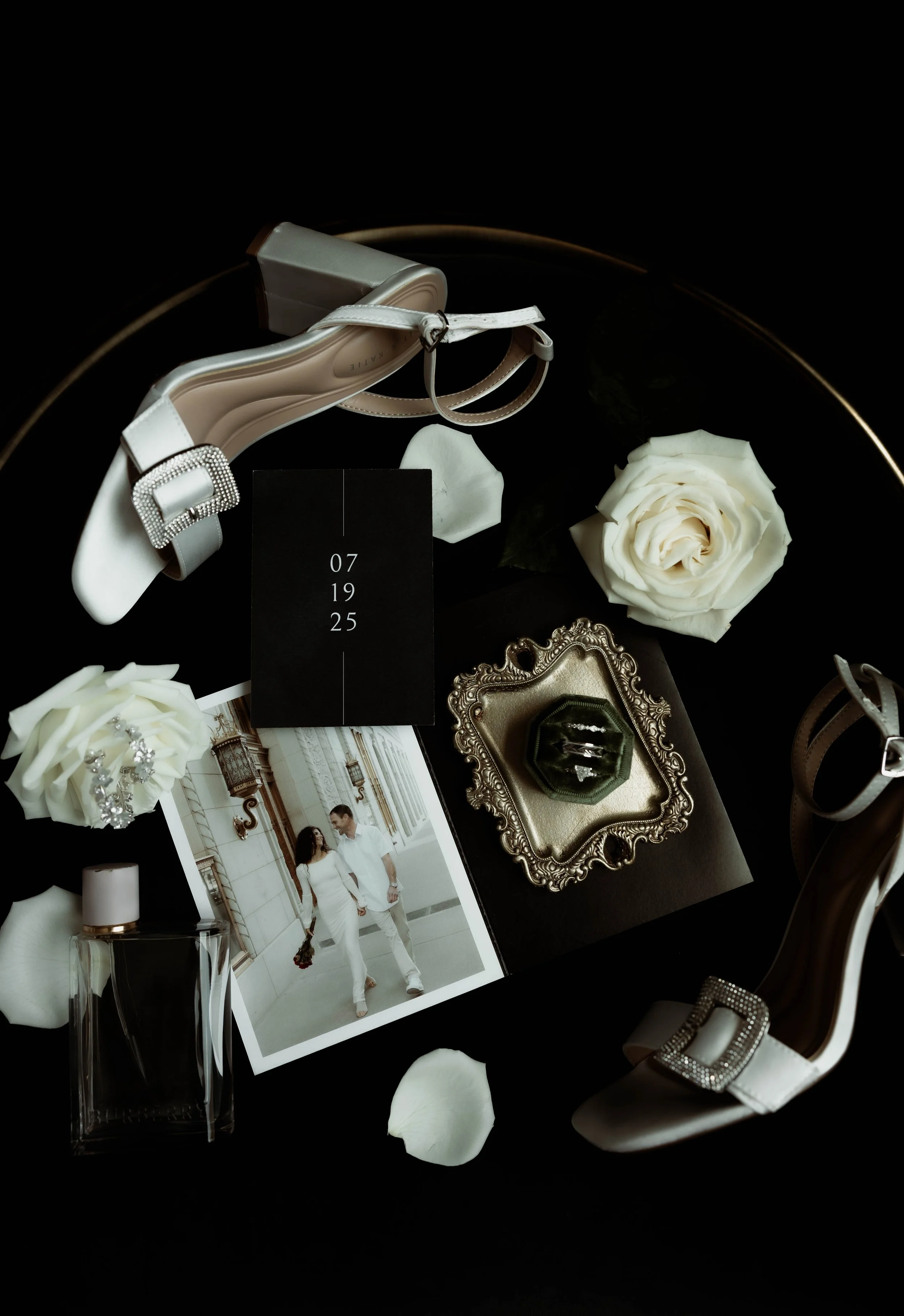 dark-moody-luxury-wedding-details.jpg