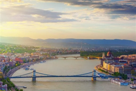River Cruises vs. Ocean Cruises for Your Next Vacation – Two Cruise Styles Compared