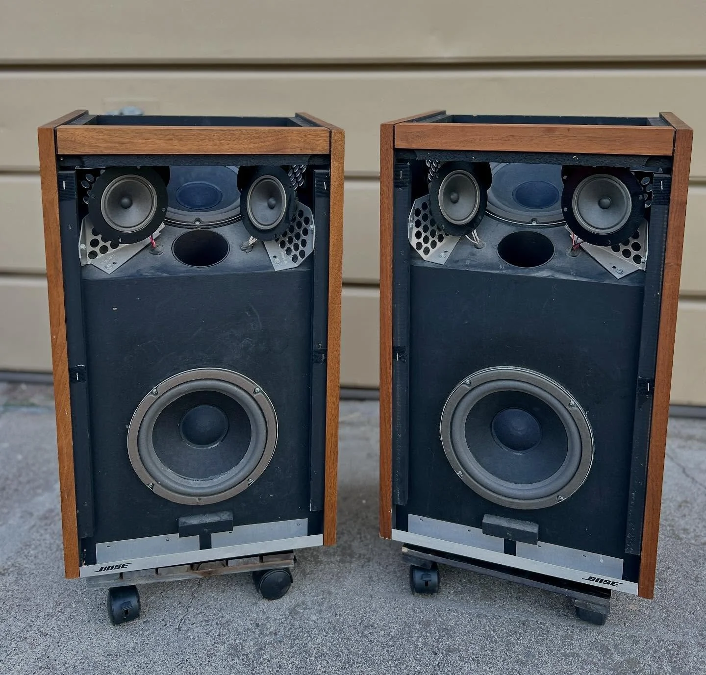 Clean pair of recently re-foamed Bose 601 Series I speakers available at Slant. From 1977, the 601s are floor-standing speakers designed to reflect sound off the walls, floor, and ceiling for a more natural sound experience that is very pleasing. $30