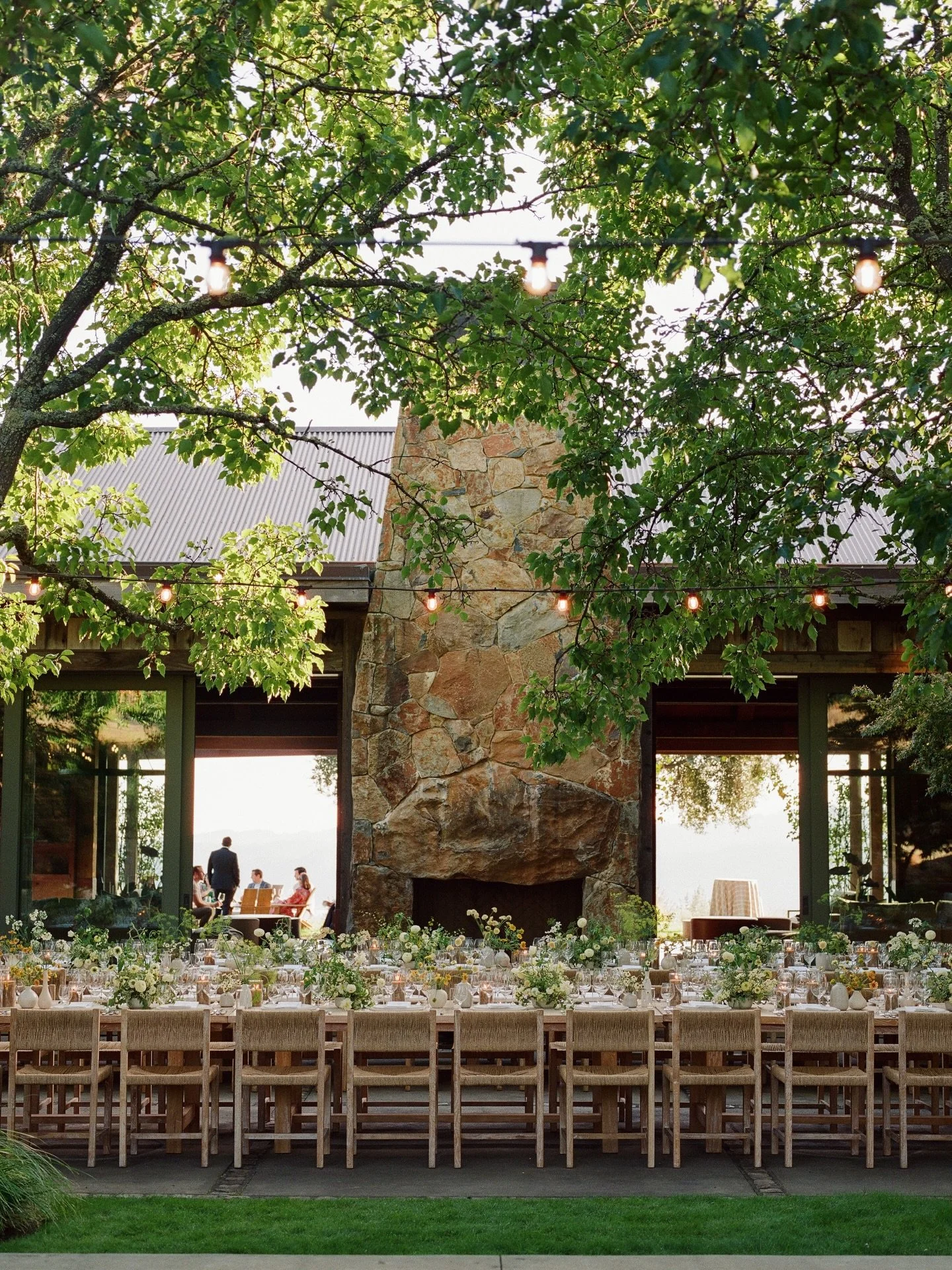 Because it feels good to be home 一 saying &ldquo;I do&rdquo; on a hike with your doggies, an intimate dinner with your closest, surrounded by summer wildflowers. Sometimes that is all you really need 🌼

Felicity &amp; Pierre, 
Summer.
Planning @kind