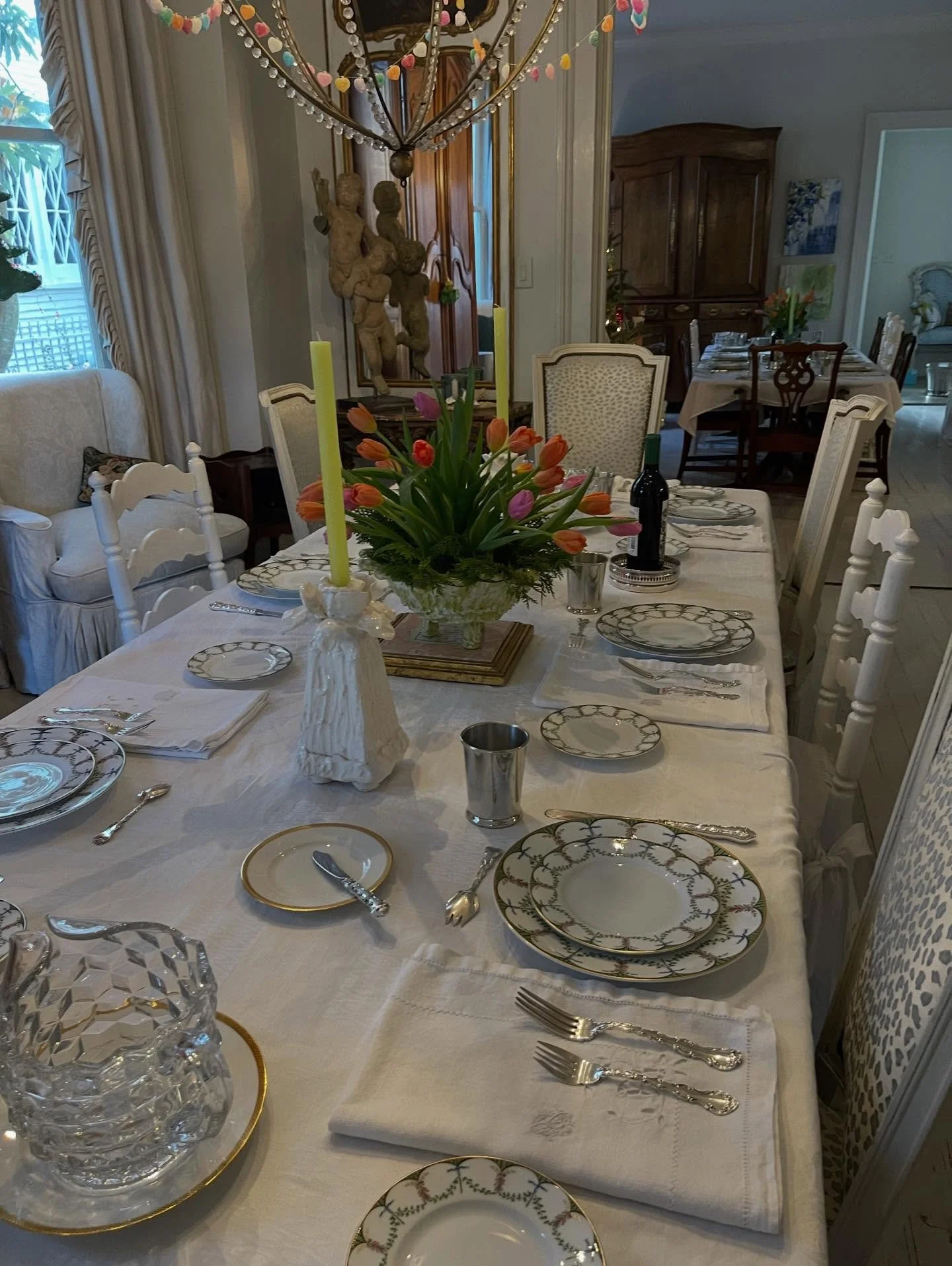 Table(s) for 18 please!  Thankful to have all of our people together, a rare occasion!  #blessed 💕🎄🎁
Merry Christmas!