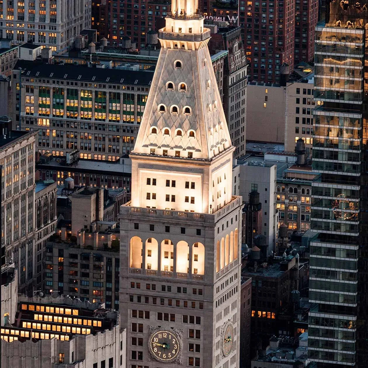 MetLife Tower Serves as a Venetian-Inspired Landmark in New York City While Demonstrating Sustainable Architecture Principles in Urban Development