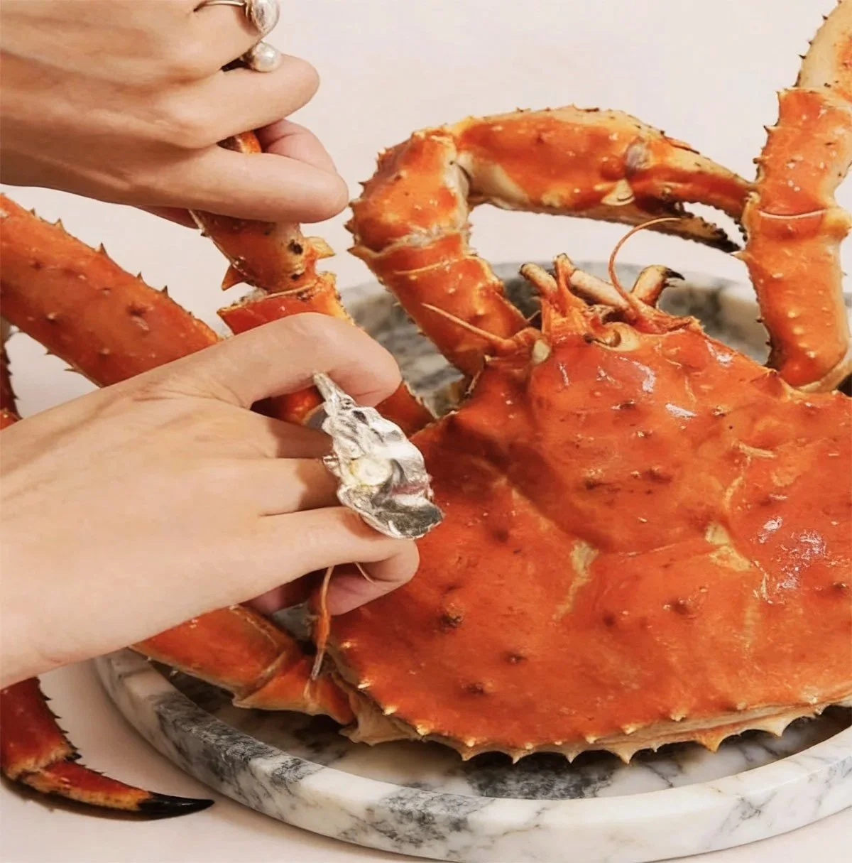 all you can eat crabs at MERiNE