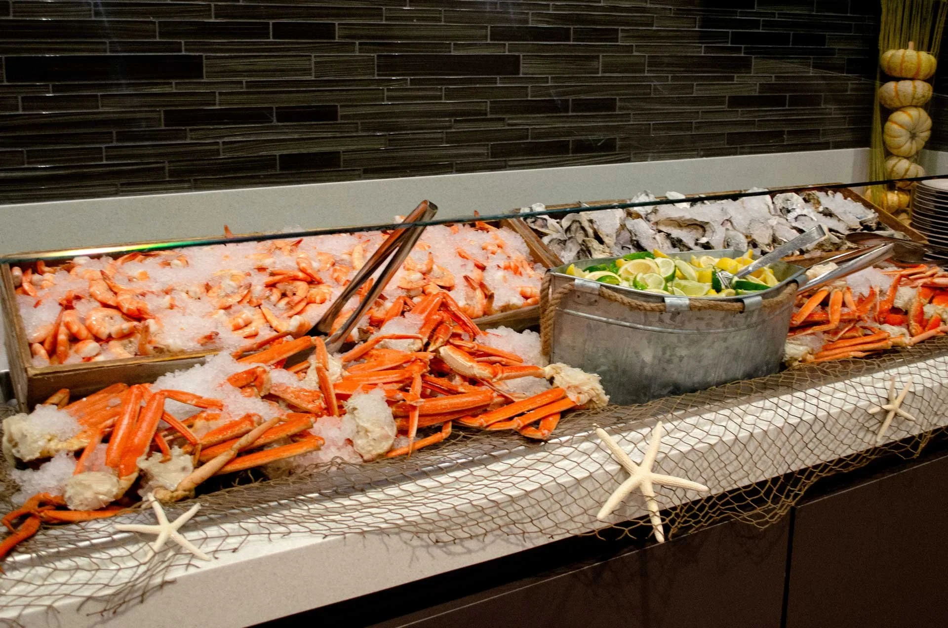 seafood-spread-thanksgiving-in-los-angeles.jpg