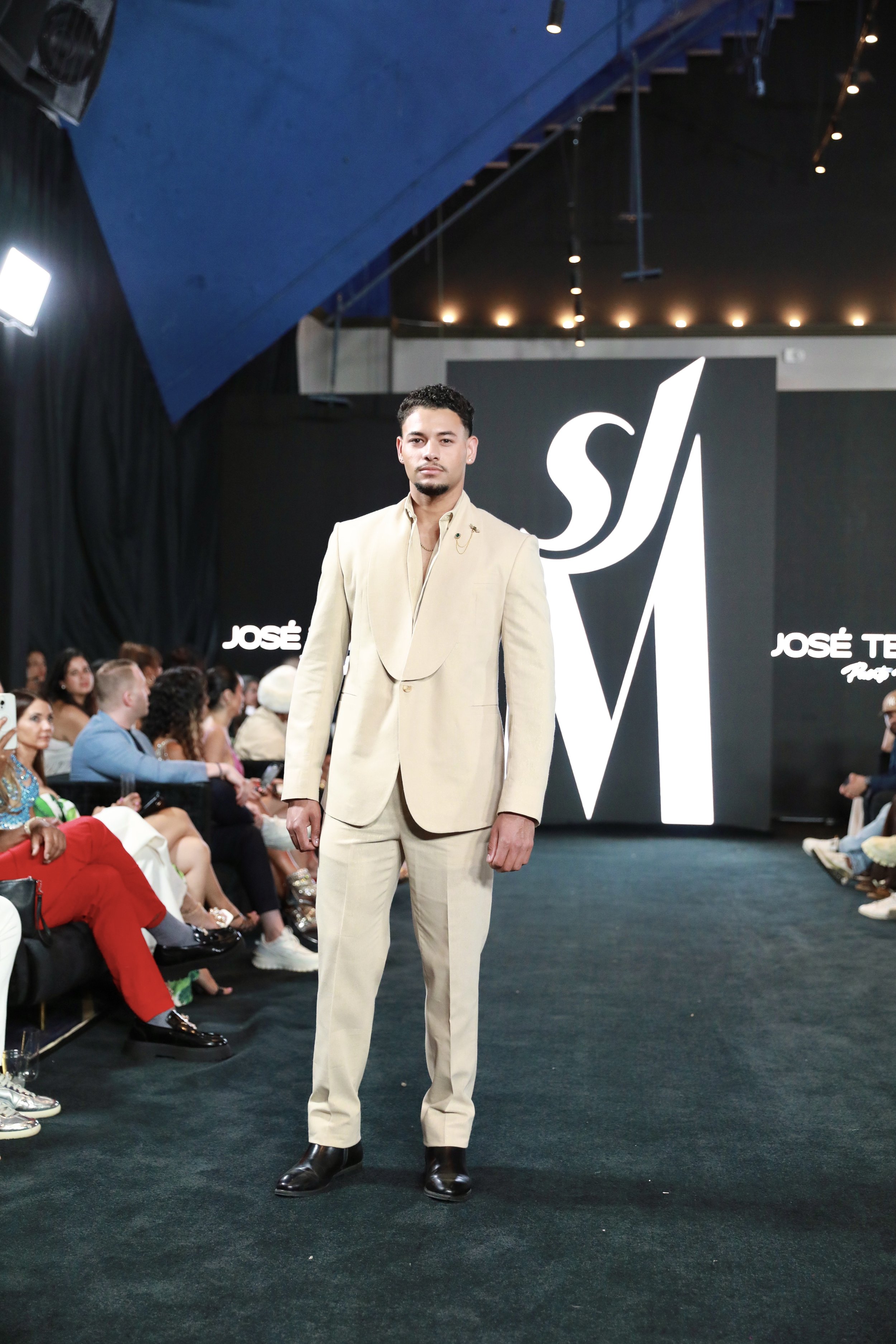 Designer: José Texeira
Source: Giovanna Salerno