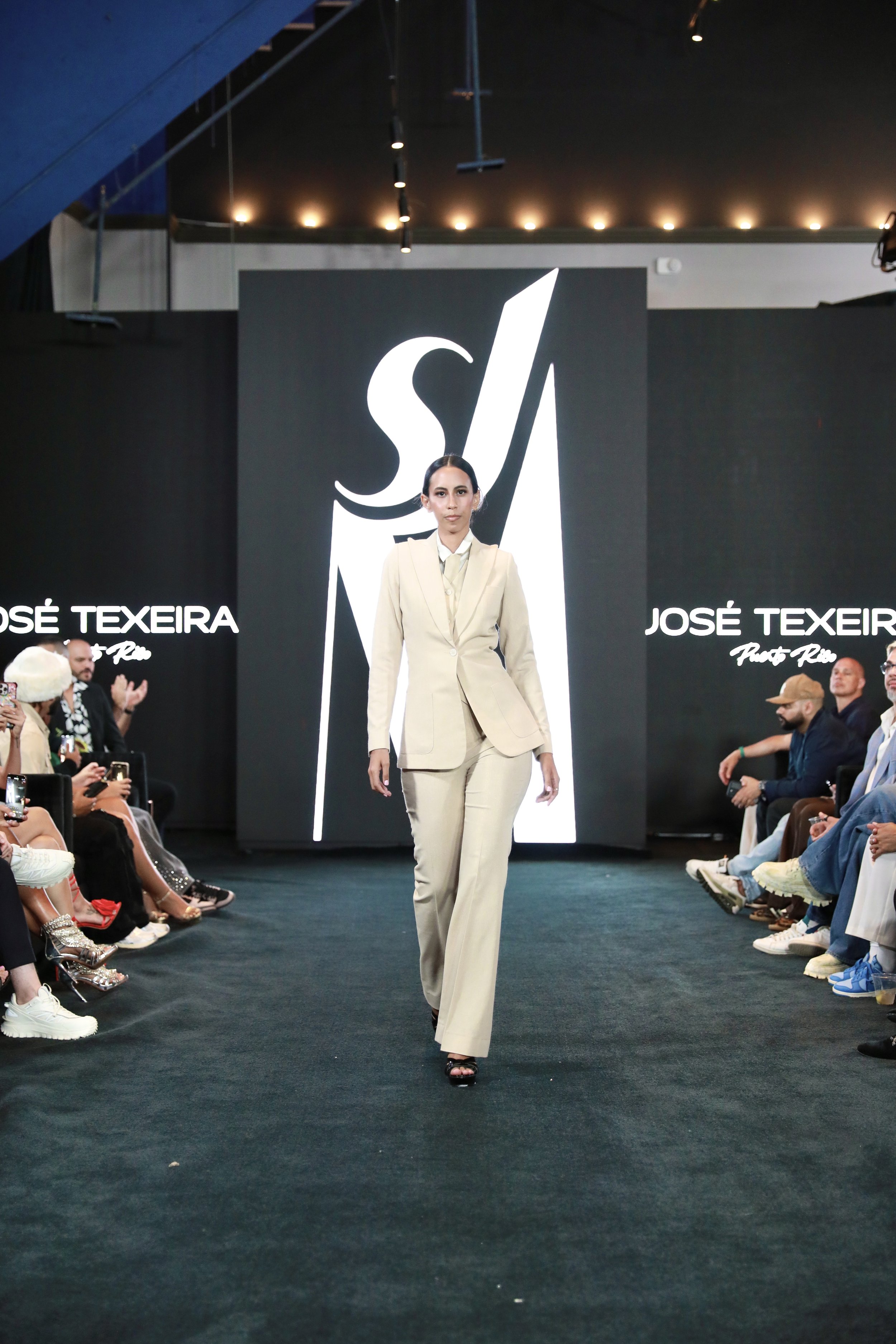 Designer: José Texeira
Source: Giovanna Salerno