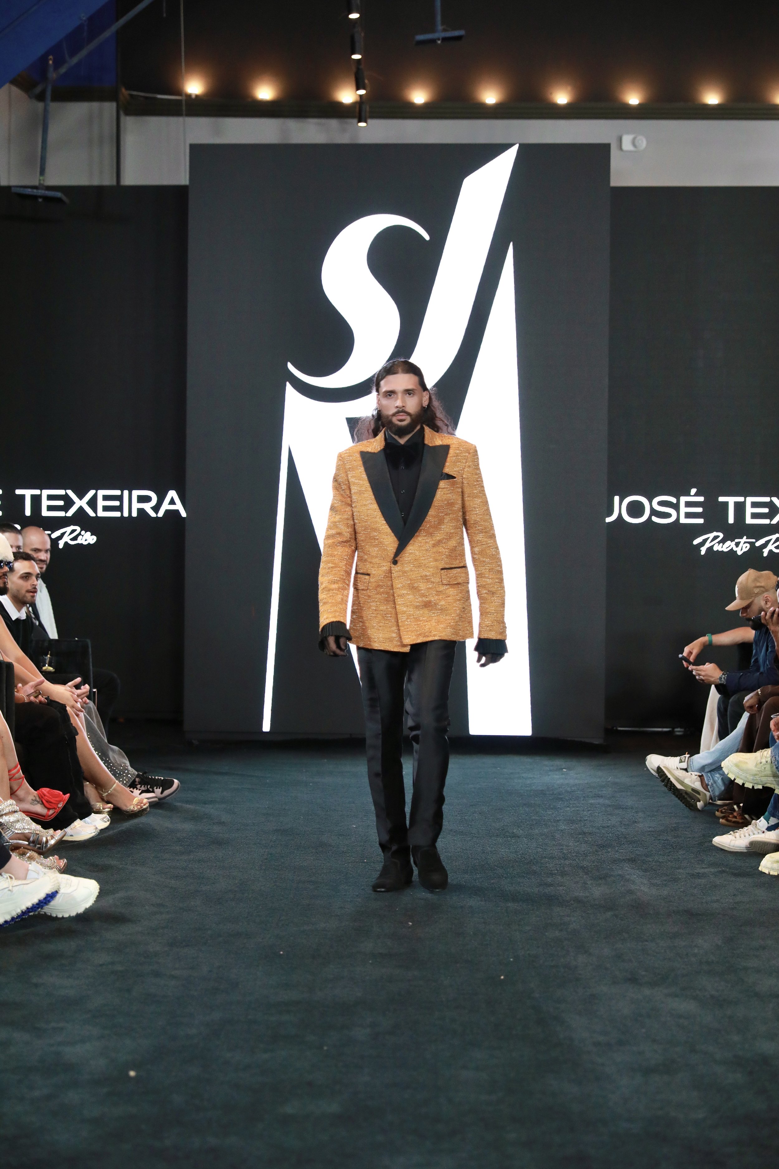 Designer: José Texeira
Source: Giovanna Salerno