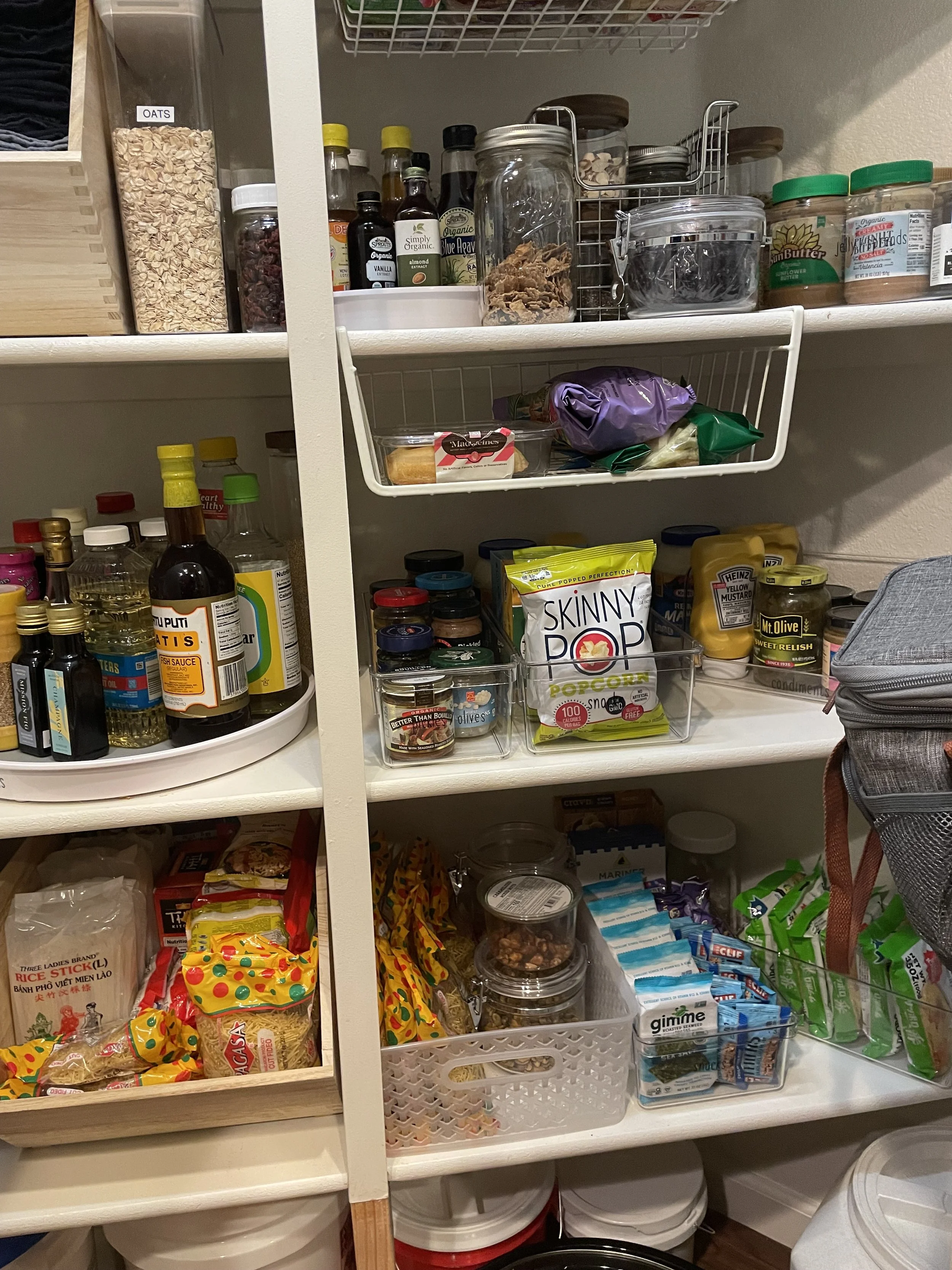 Organized Pantry Kitchen 