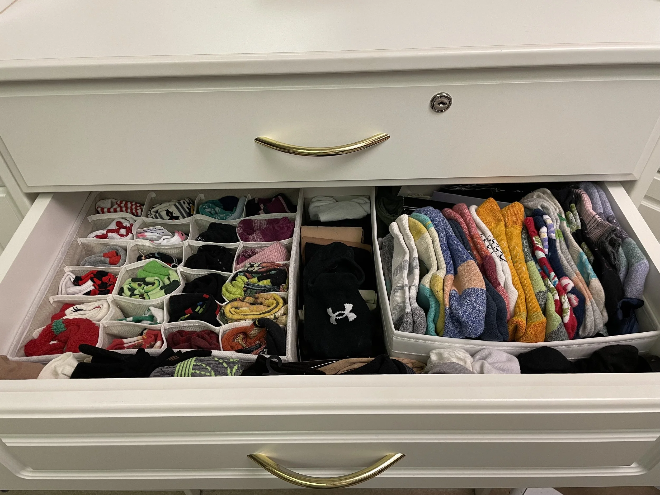 Walk-in Closet organized Drawers