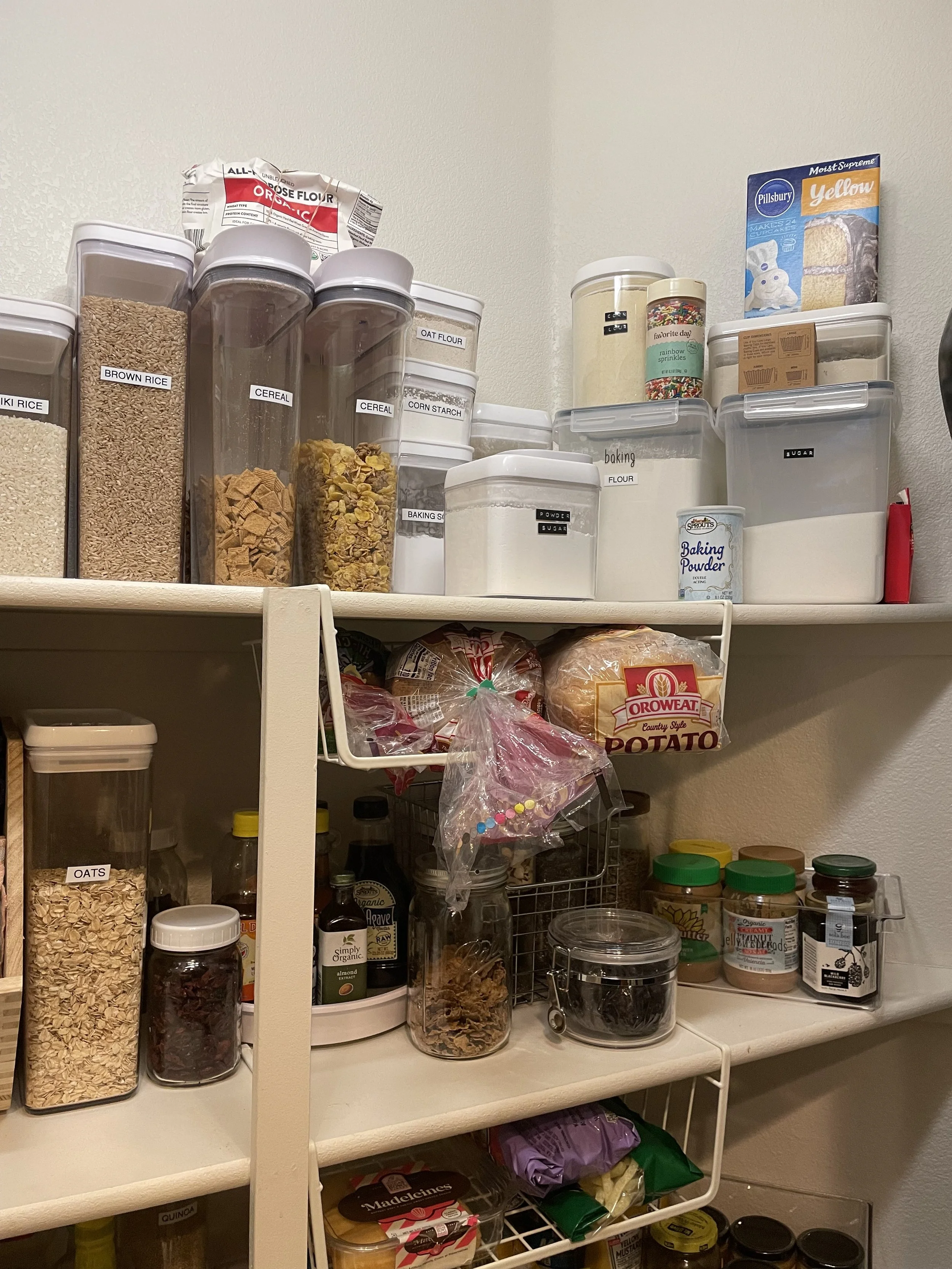 Organized Pantry Kitchen 