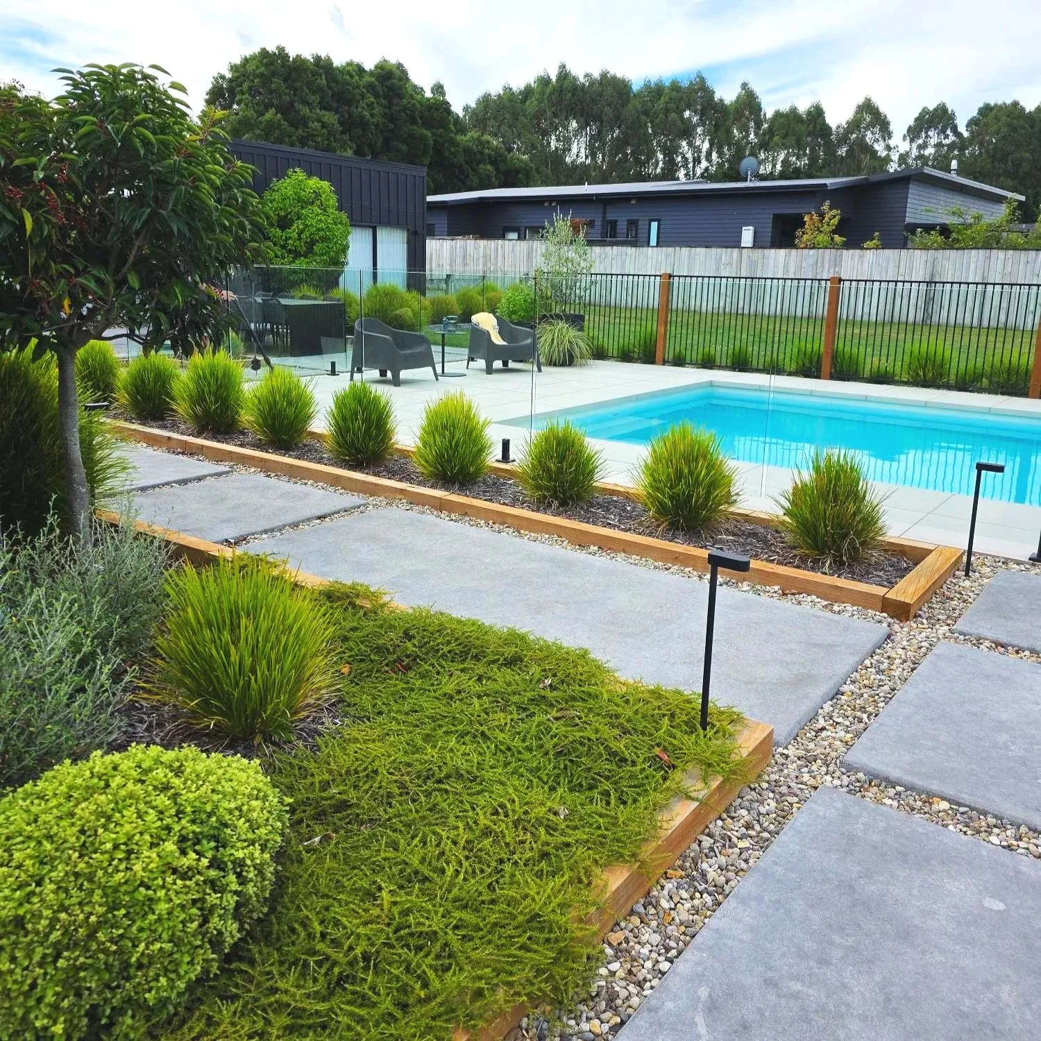 Pool Landscaping: The Dos and Don’ts for Creating a Space You’ll Love to Live In
