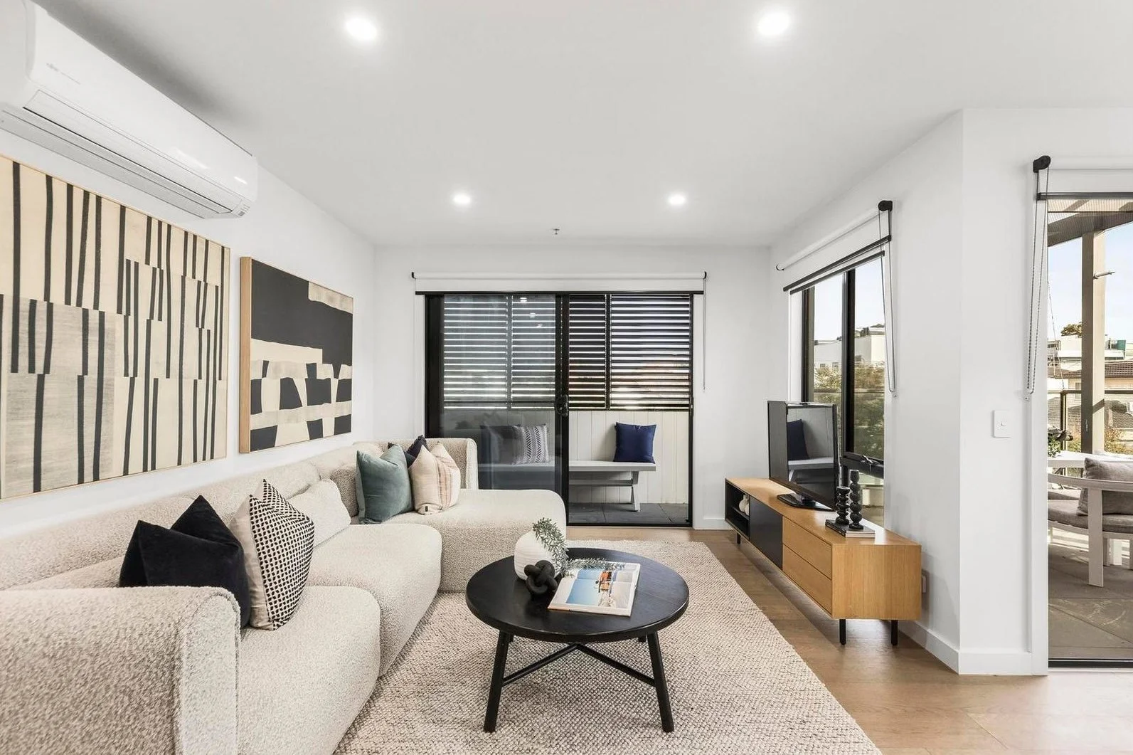 SANDOWN ROAD, ASCOT VALE