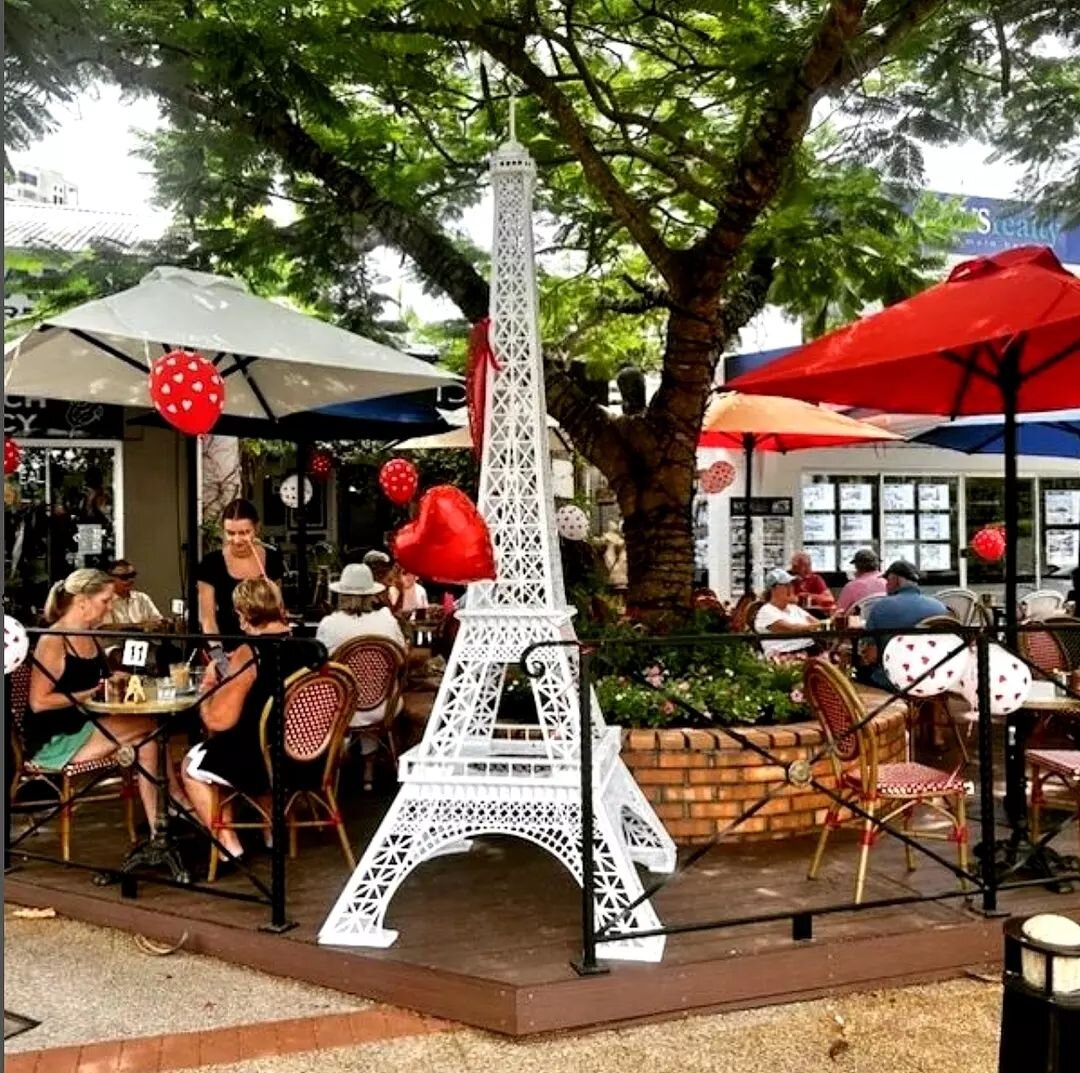 Love is certainly in the air today!! ❤️ We hope you have a fabulous Valentine's Day and celebrate with someone special at one of our fabulous restaurants in #TedderAvenue or @marinamirage &nbsp;🍽🥂

Pop past @lejardinmainbeach and say &quot;Je t'aim