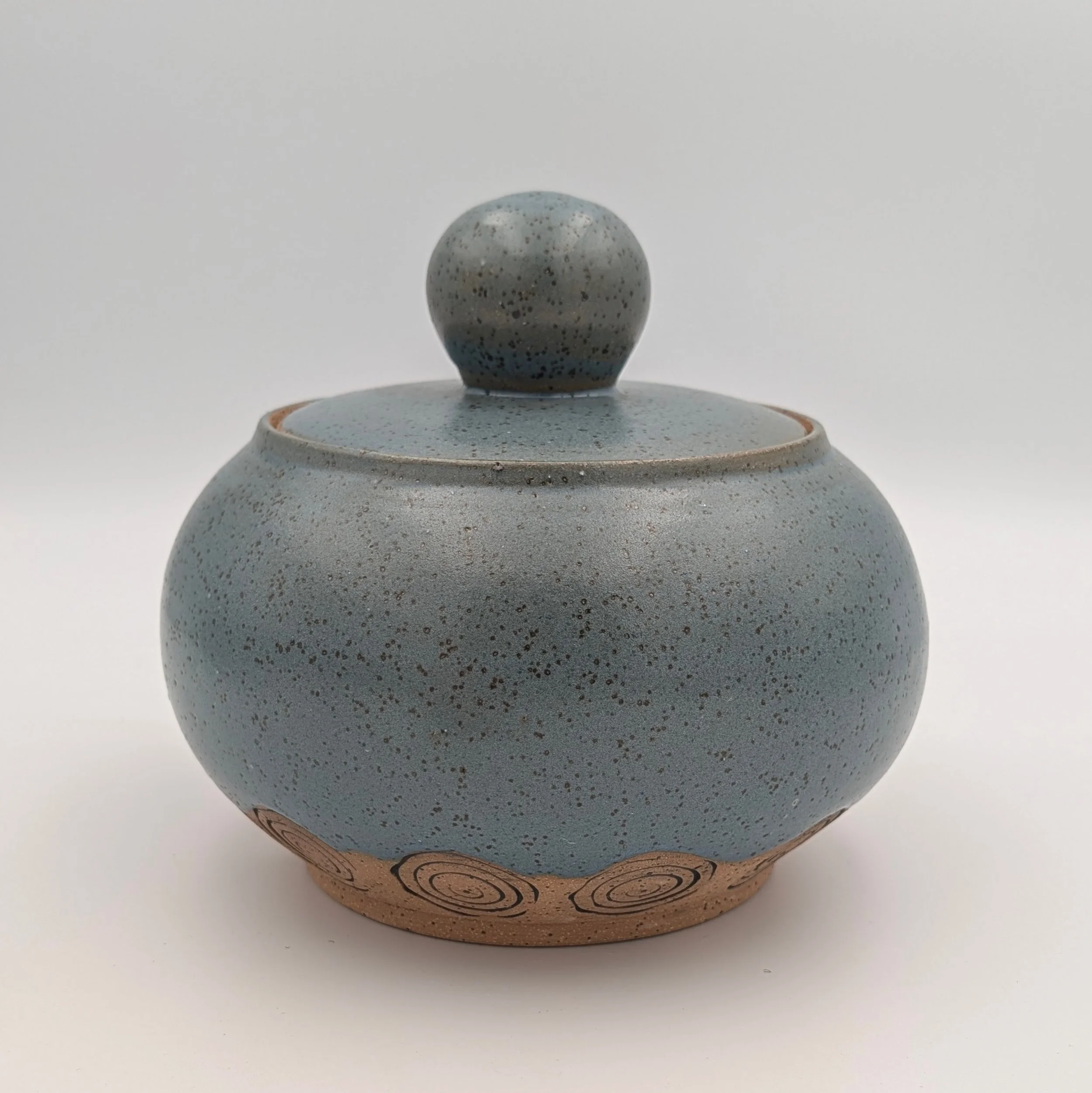 blue_jar_lid.jpg