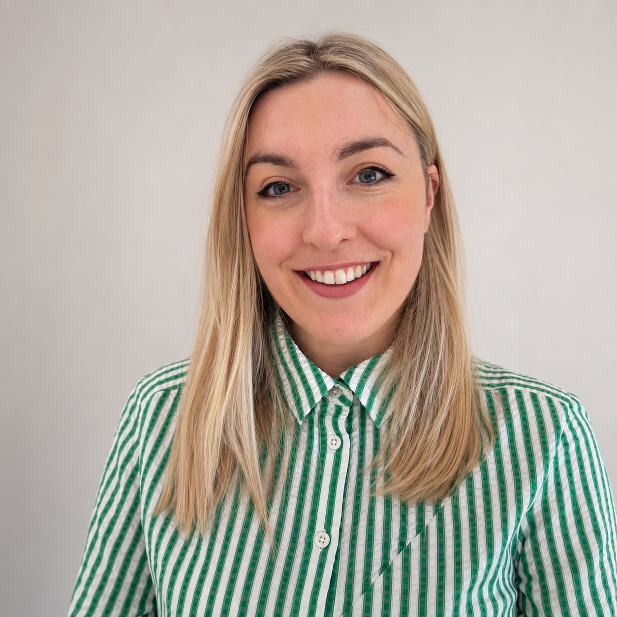 Helen James Headshot