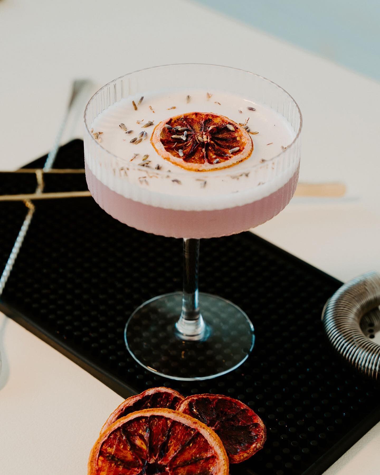 Cocktail of the week: LAVENDER GIN SOUR 
2 oz empress gin 
1 oz lime juice 
.75 oz lavender simple syrup 
1 fresh egg white or 1oz aquafaba 
⠀⠀⠀⠀⠀⠀⠀⠀⠀
|dry shake, add ice &amp; shake again. Fine strain into glass and garnish with dehydrated citrus &a