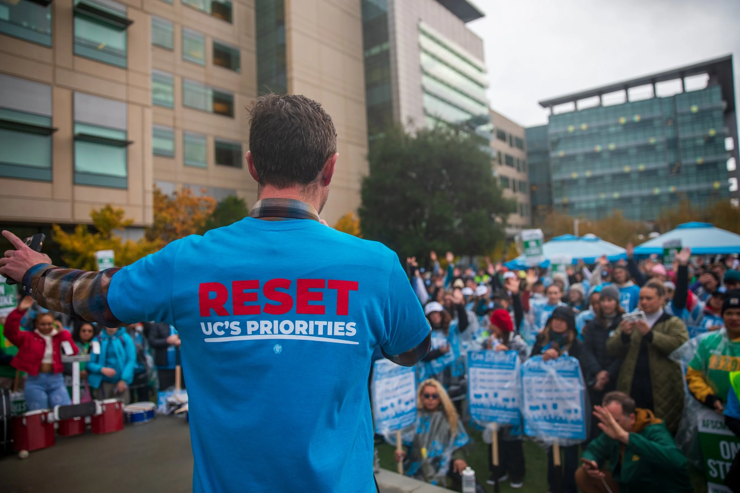 Tentative agreement ratified by 98%, nearly 12k votes!