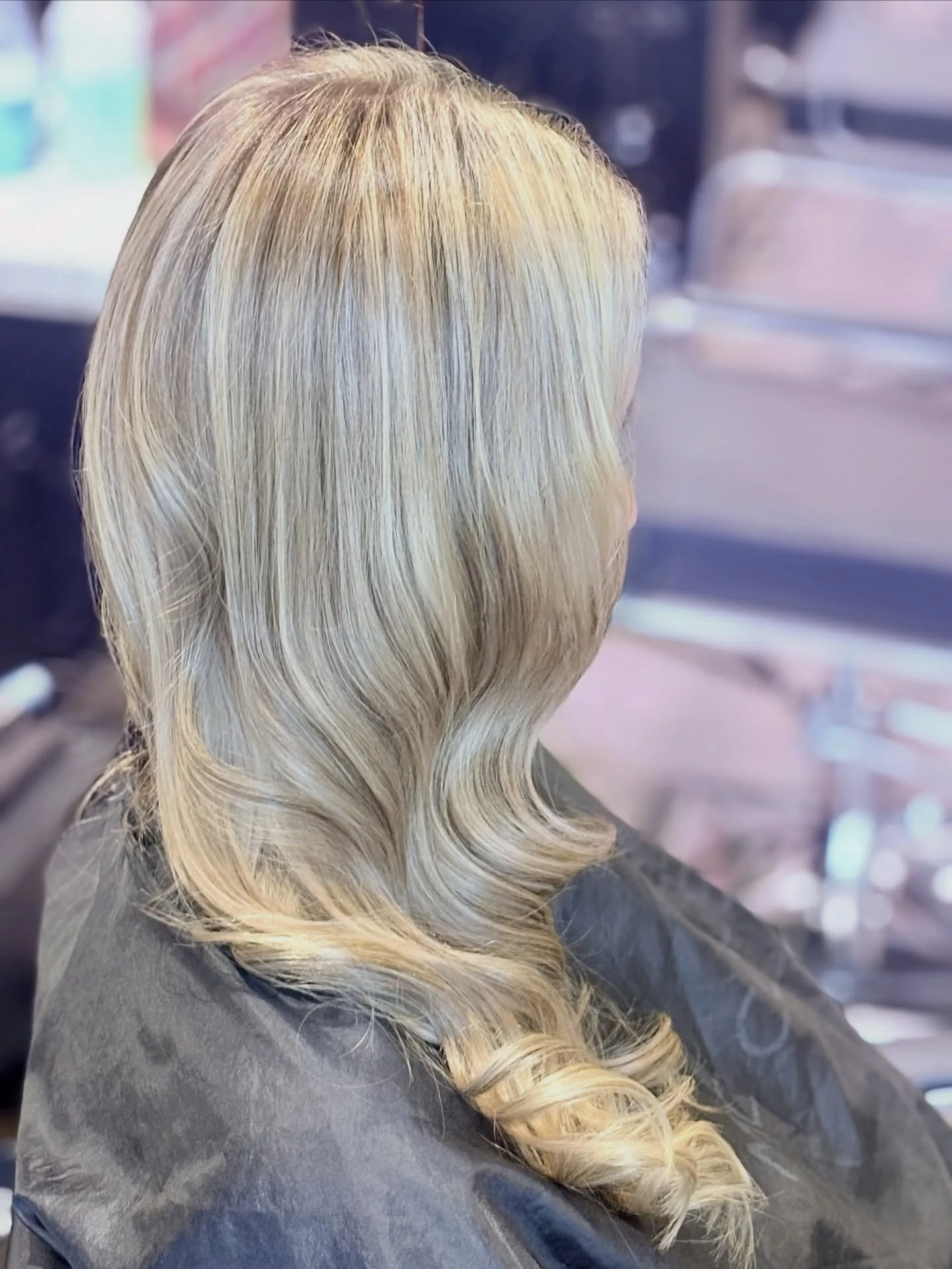 #hair #salon104hairstudio  #yeghair #yegcolorists #yeghairstyles #yegsalons #yeghairstylists #yegwomen #yegsmallbusiness #hair #funhair #haircolor #haircolor #edmontonhair #edmontonhairstylist #yeghaircolor #funhair #beautifulhair #edmontonhair #cool