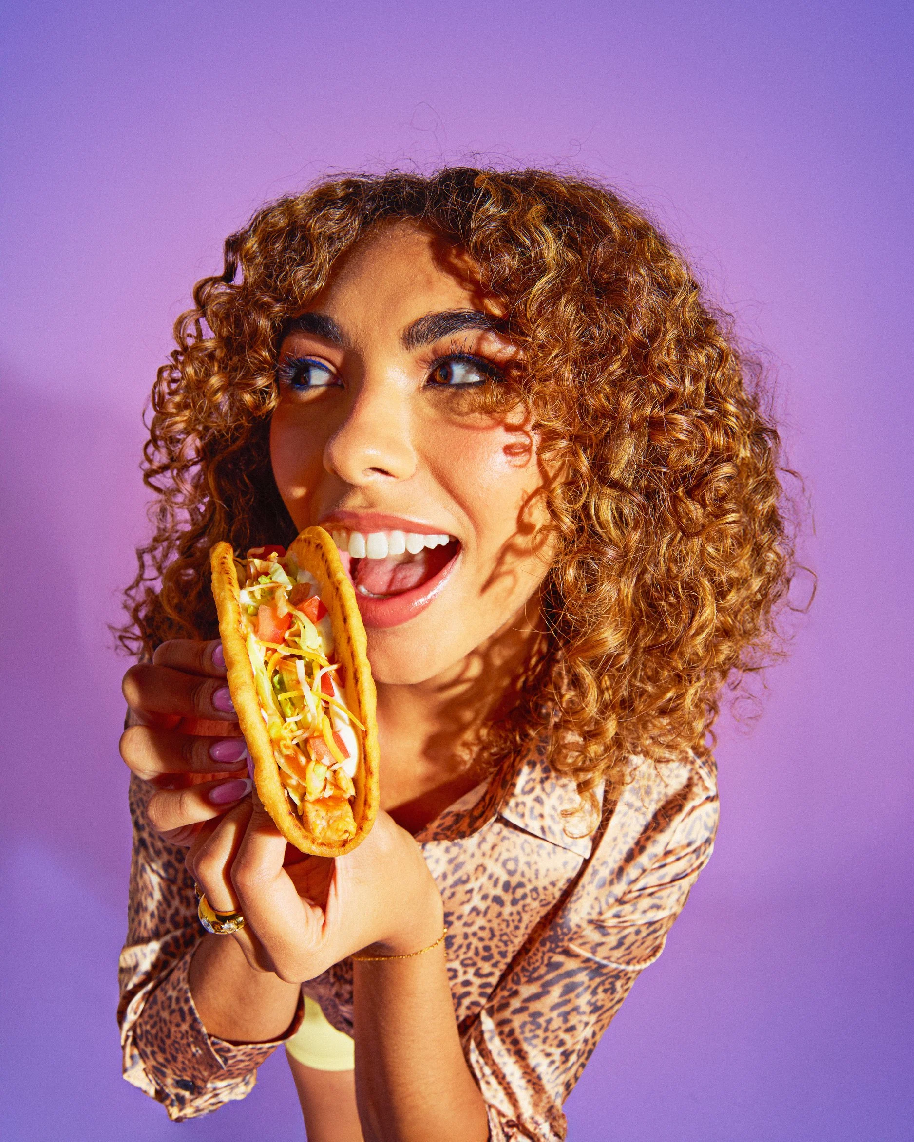 Creative-Lifestyle-Food-Photographer-Los-Angeles-Shoot-Friends-Eating-Taco-Bell-002.jpg