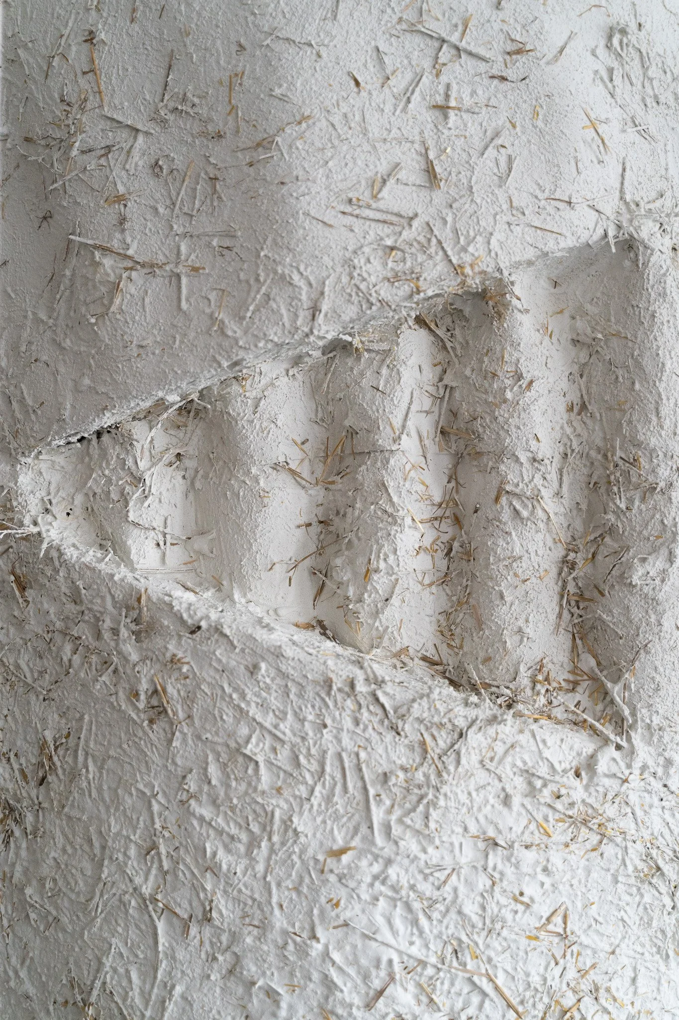 Amanda Martínez, Nicho, 2023–24 (detail). Wood, stucco (portland cement, sand, lime, water, natural pigments, dispersion dyes), galvanized steel lathe, roofing tar paper. 60 x 48 x 8. Courtesy of the artist and HESSE FLATOW, New York.