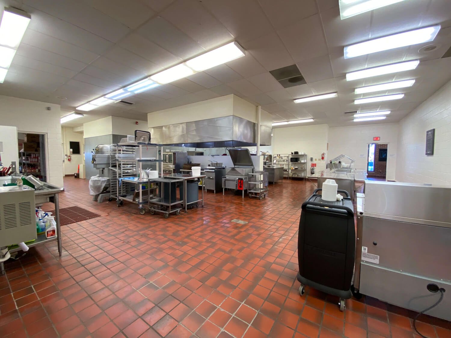 Indiana Academy Cafeteria Kitchen Main View.jpeg